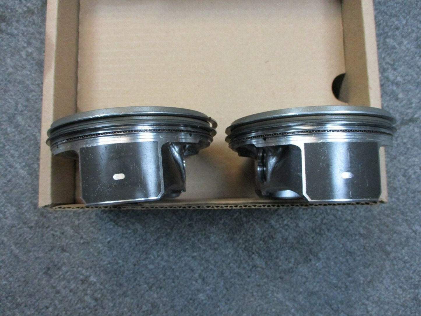 Harley Davidson - OEM Stock Pistons 21900033 from FLHXS 2017