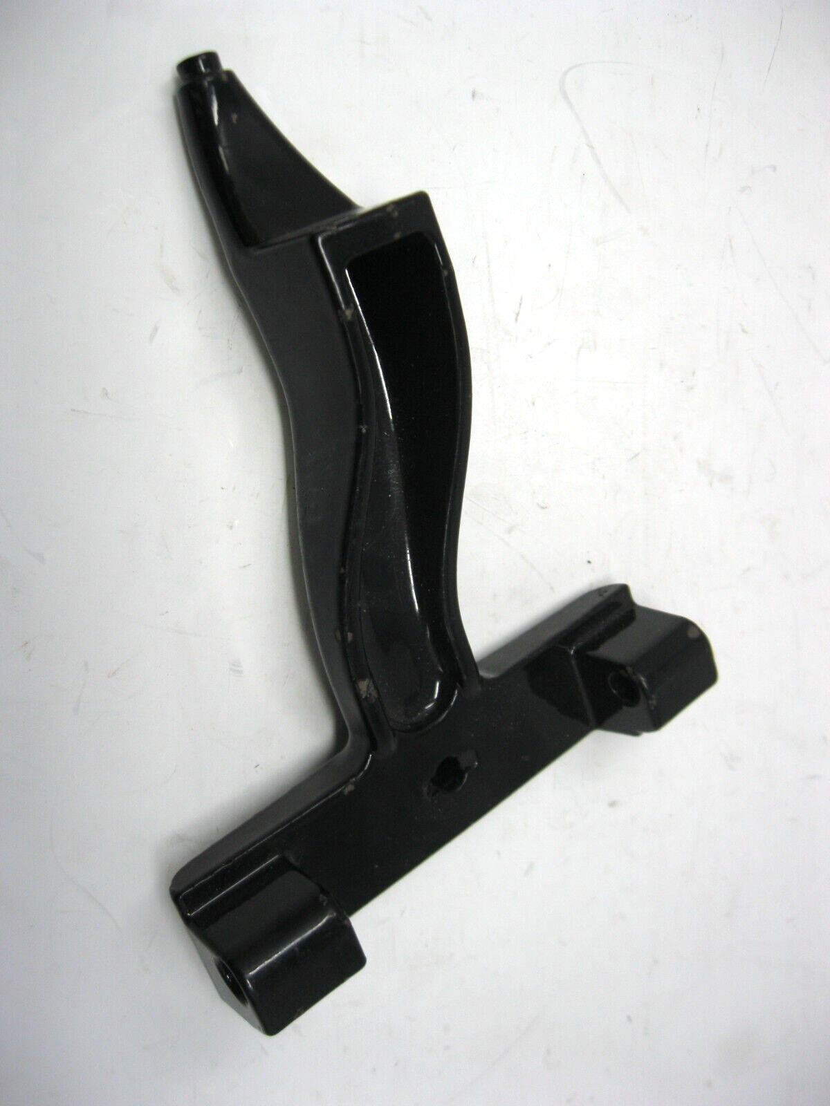 Harley-Davidson Right Footboard Support Bracket 50403-07