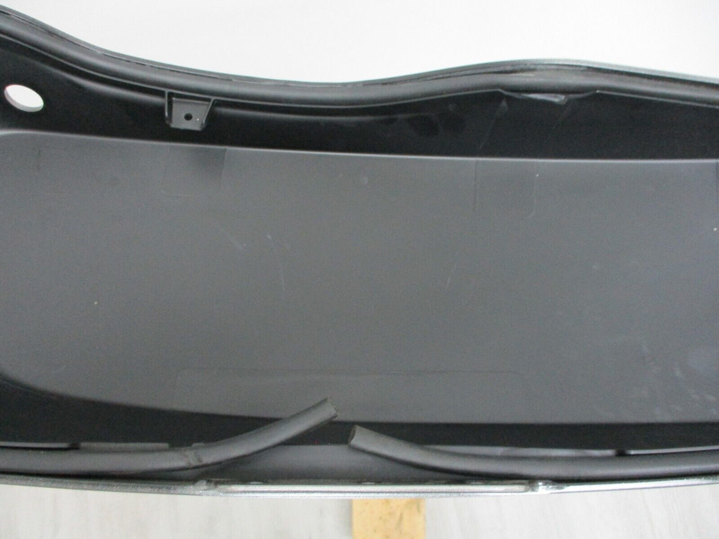 Harley Davidson OEM '14 - Later RH Silver Saddlebag Lid 90200411