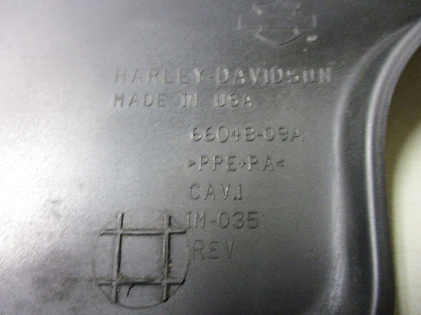 RIGHT SIDE COVER FOR 2009 AND LATER HARLEY-DAVIDSON TOURING MODELS - 66048-09A