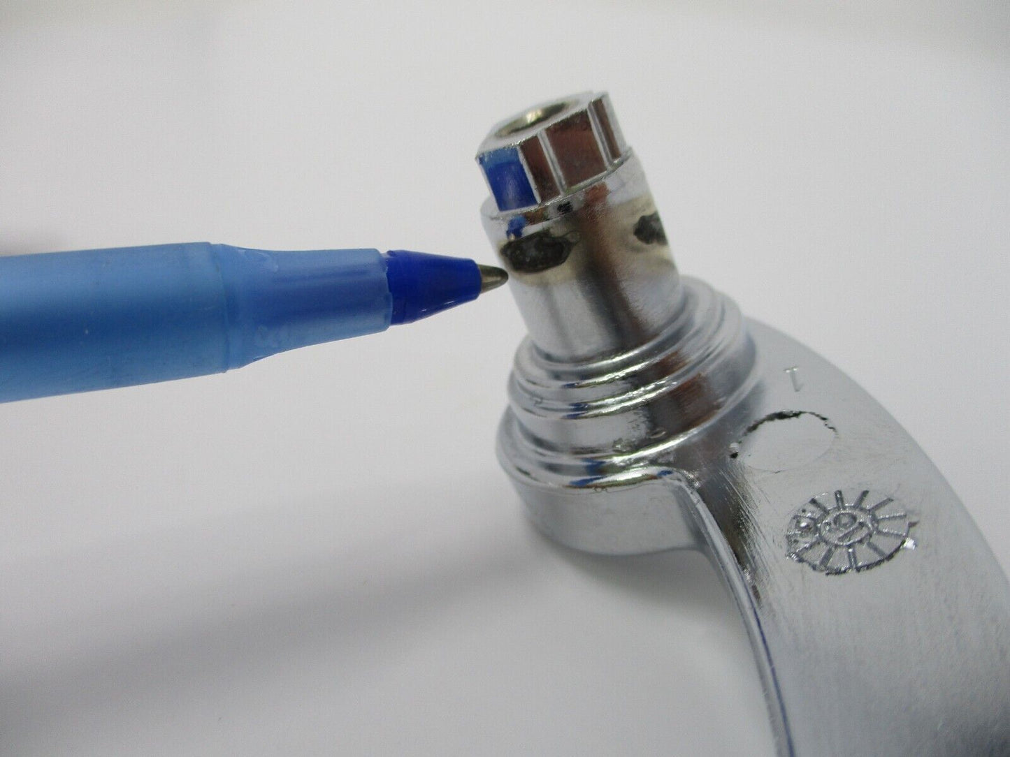 Harley Davidson OEM Left and Right Chrome Saddlebag Latches 90200903+90200902