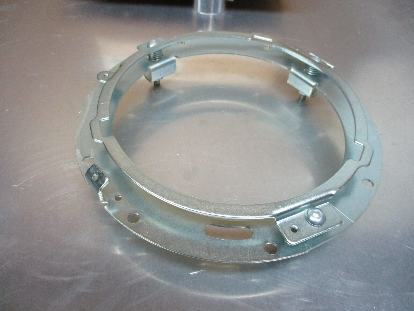 Harley Davidson OEM FLHT FLHR Mounting Ring Assembly 68124-04B