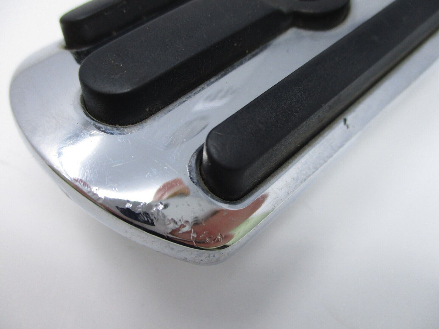 Harley-Davidson OEM Chrome + Rubber Left Footpeg 50143-04
