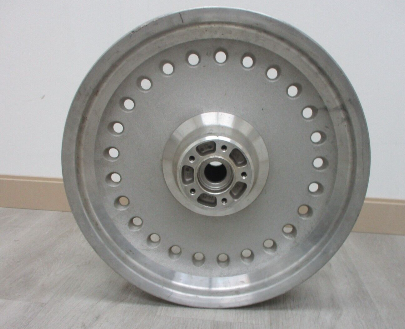 Harley Davidson OEM Front Wheel 41038-08 TUBELESS 17X3.5
