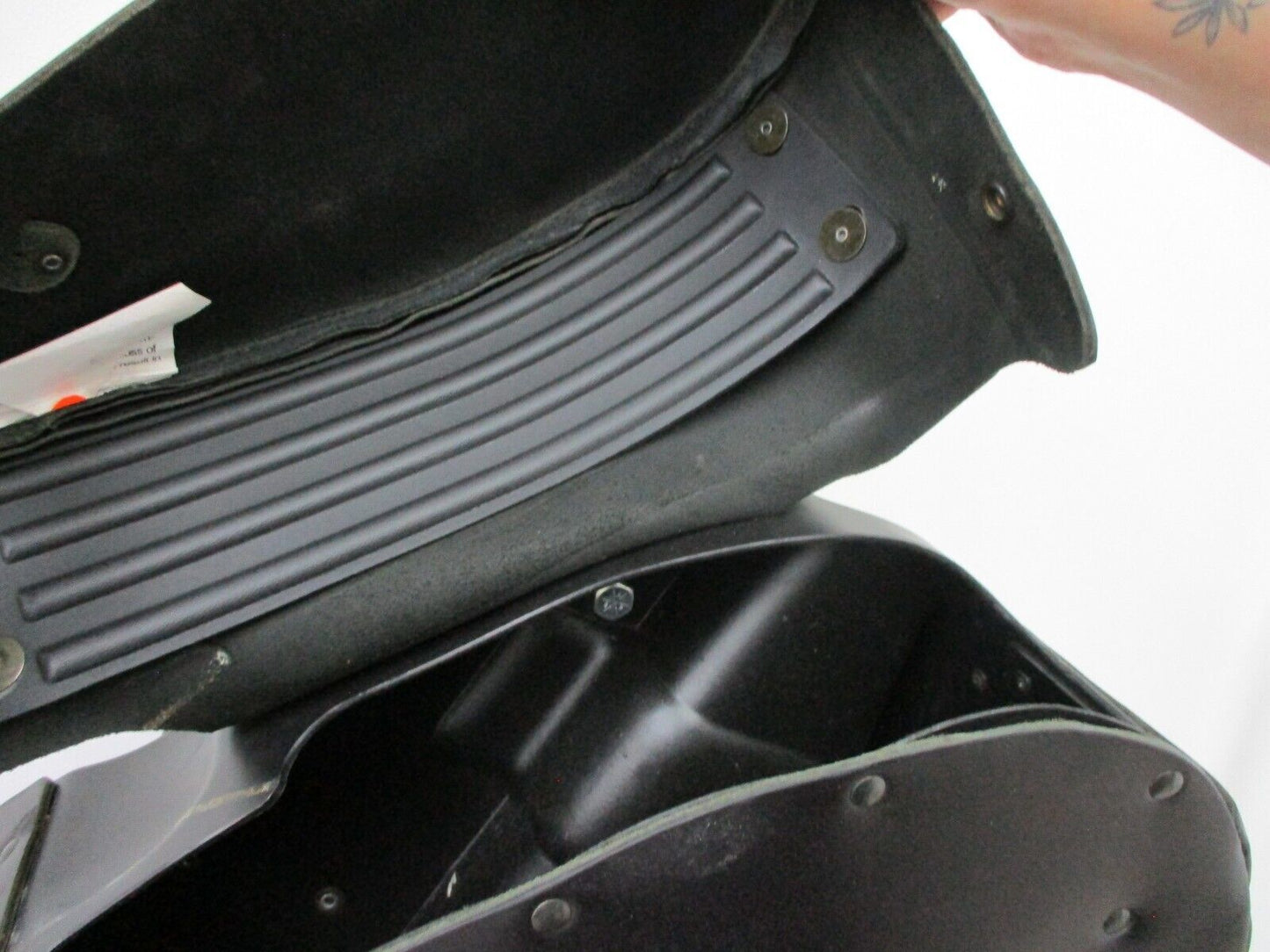Harley-Davidson OEM RH Saddlebag Leather Teardrop 79056-01