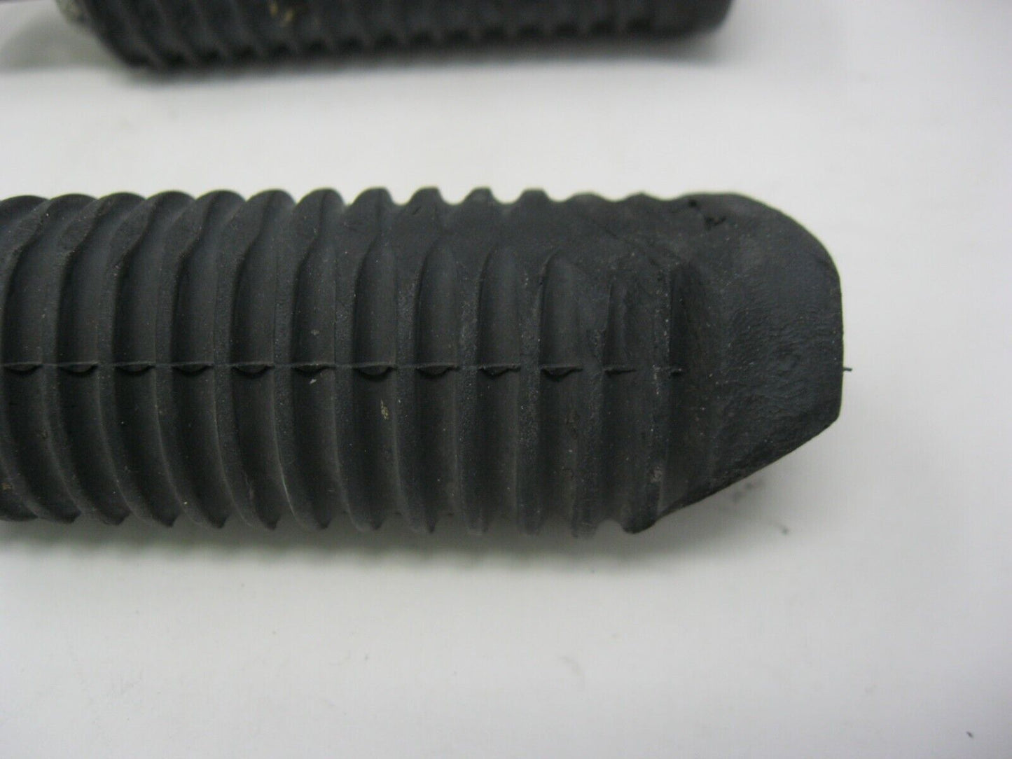 Harley Davidson OEM Used Rubber Stock Foot Peg Multi Fit 1 1/2" Diameter 1 Pair