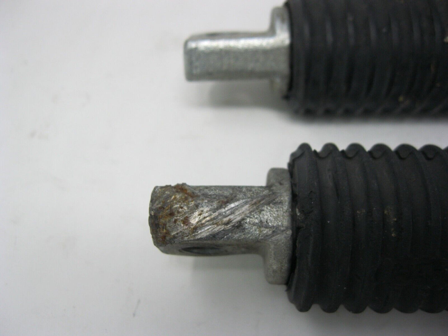 Harley Davidson OEM Used Rubber Stock Foot Peg Multi Fit 1 1/2" Diameter 1 Pair