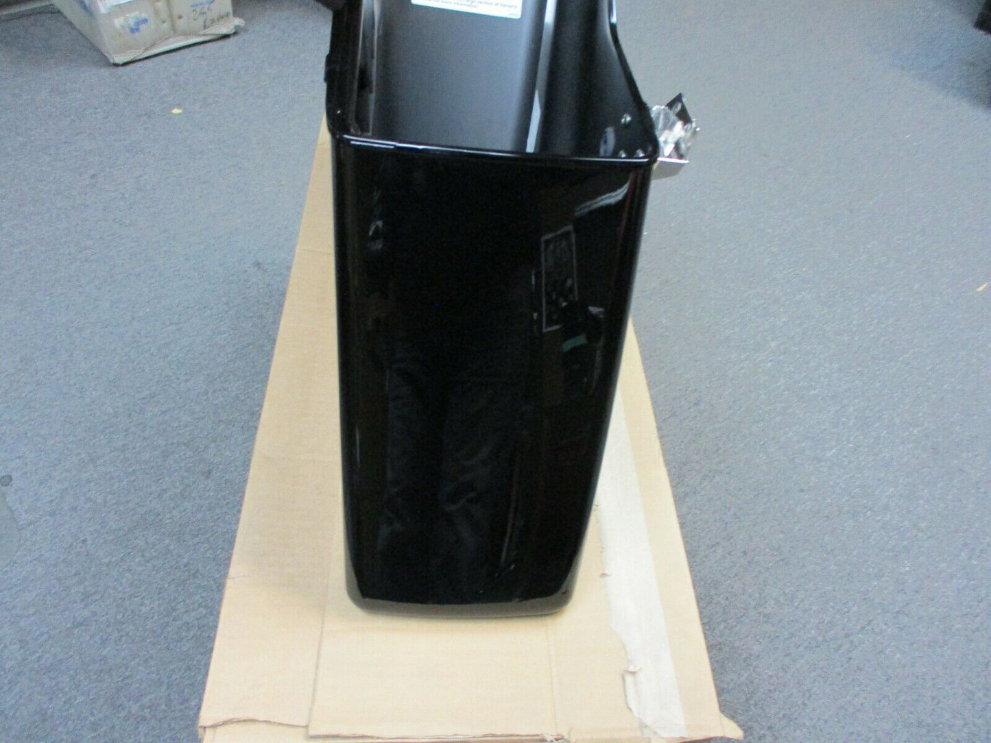 Harley Davidson OEM Left Saddlebag Vivid Black W/Grey Stripe Chevron 79091-93B