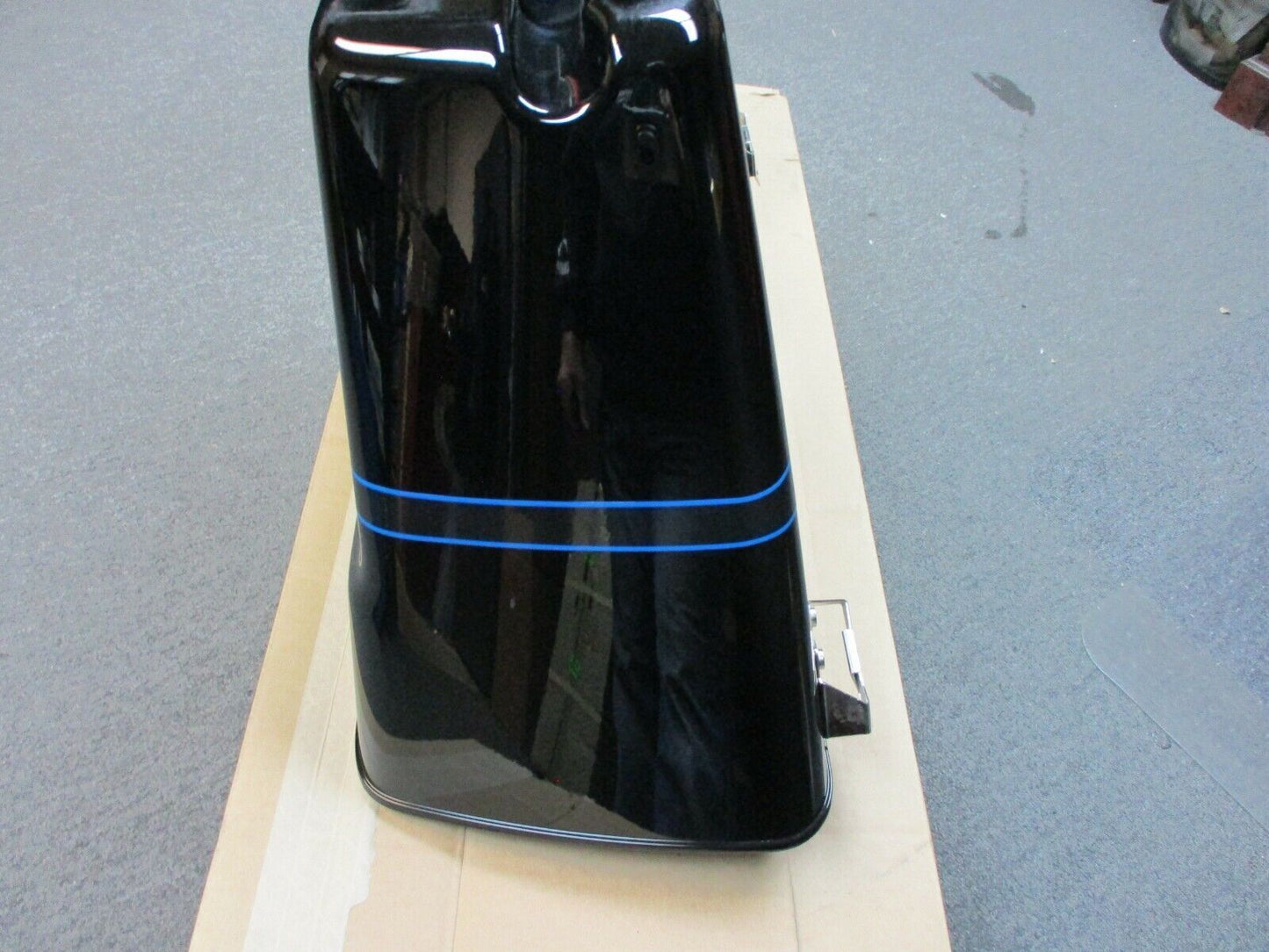 Harley Davidson OEM Left Saddlebag Vivid Black W/Grey Stripe Chevron 79091-93B