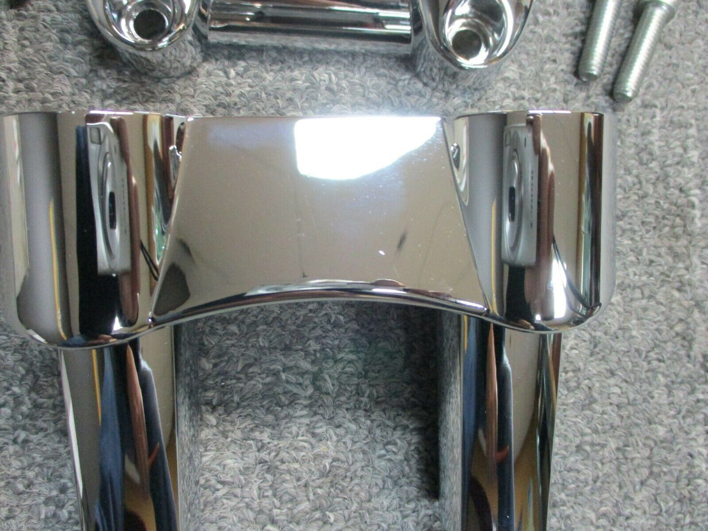 Harley Davidson OEM Risers With Top Clamp 55883-10 DYNA, Softail 1.25 Inch Bars