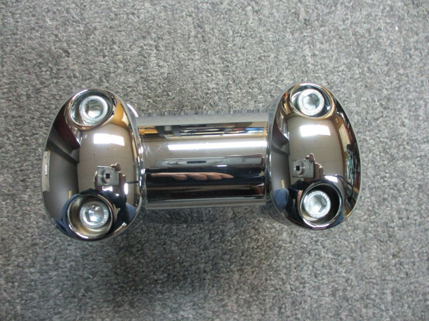 Harley Davidson OEM Risers With Top Clamp 55883-10 DYNA, Softail 1.25 Inch Bars