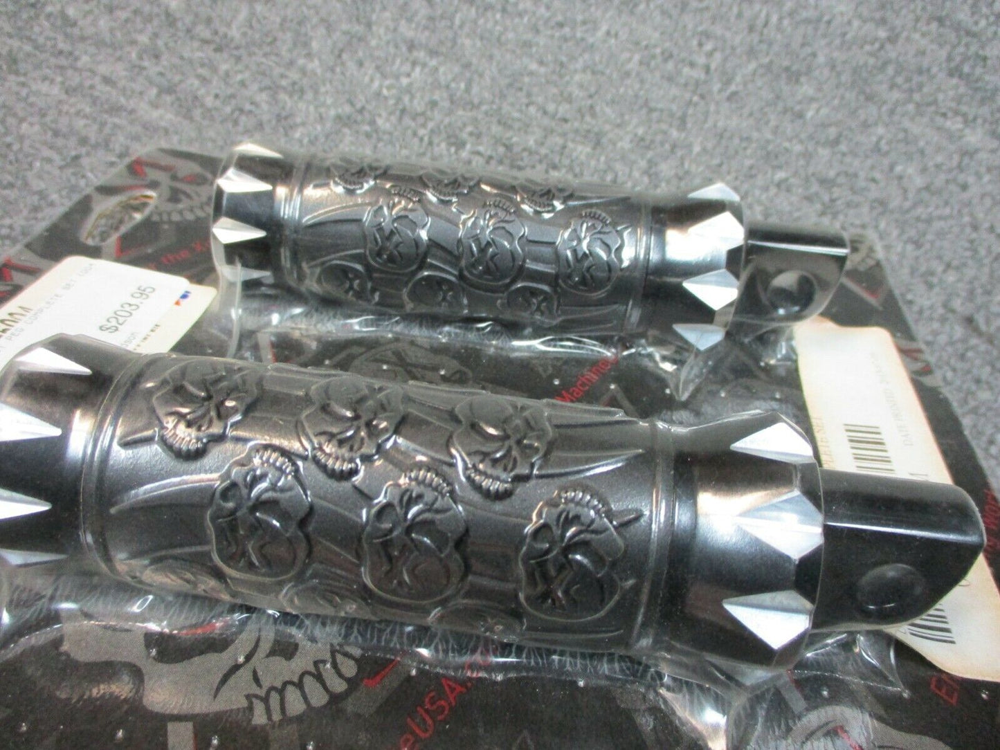 Xtreme Machine V Cut Foot Pegs for Harley Davidson
