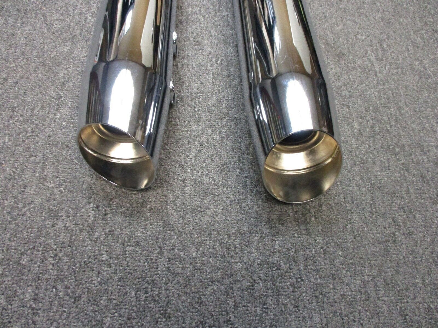 Harley Davidson OEM FLHX FLTR FLHT Chrome Touring Mufflers 2017 Later 64900235