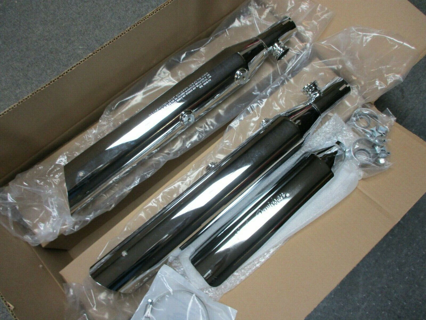 Harley Davidson OEM FXSTI Softail Shorty-Dual Muffler Slip-On Kit 80422-06