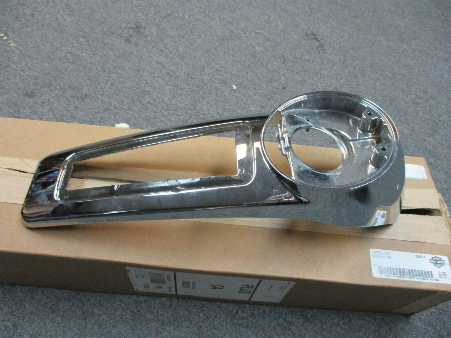 Harley Davidson OEM FLHT/FLTR Chrome Fuel Tank Console Dash 61270-08