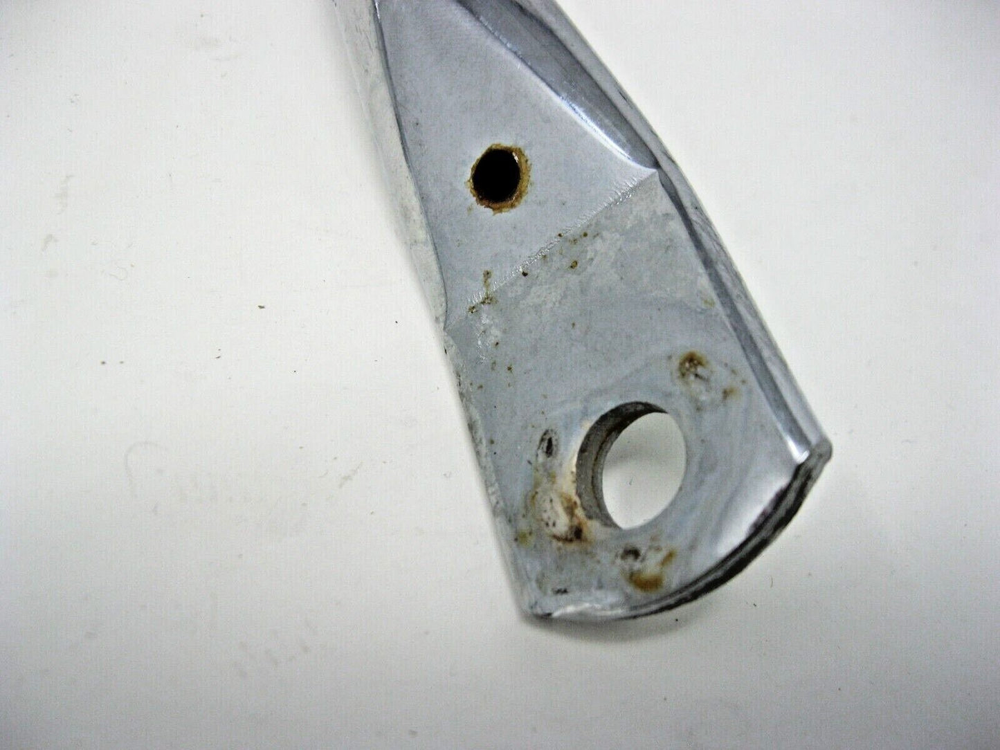 Chrome Right Saddlebag Guard for 97-08 Harley Davidson Touring No-hole
