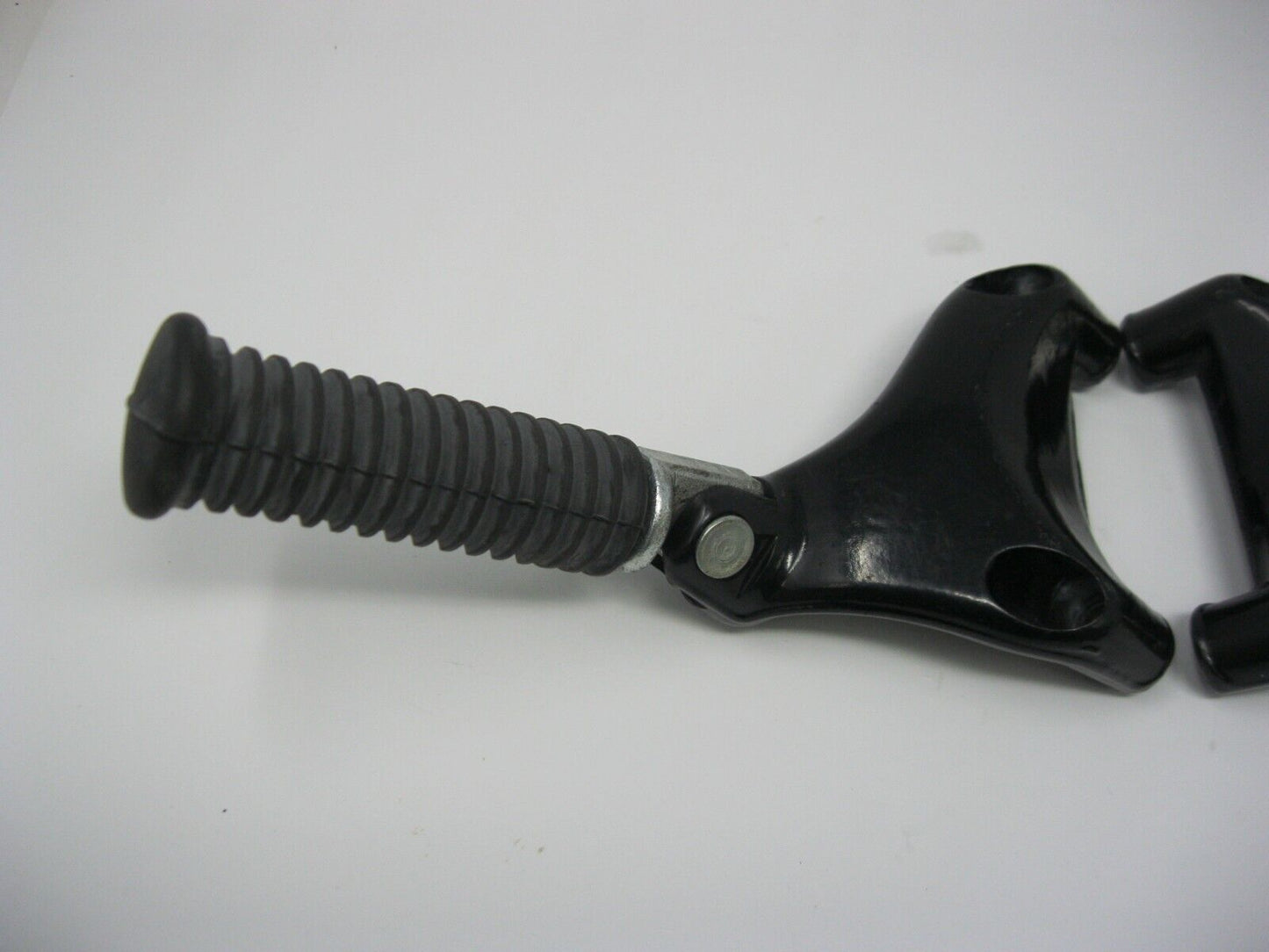 Harley-Davidson OEM 04-14 XL Passenger Footpeg supports & pegs 49314-04/49315-04