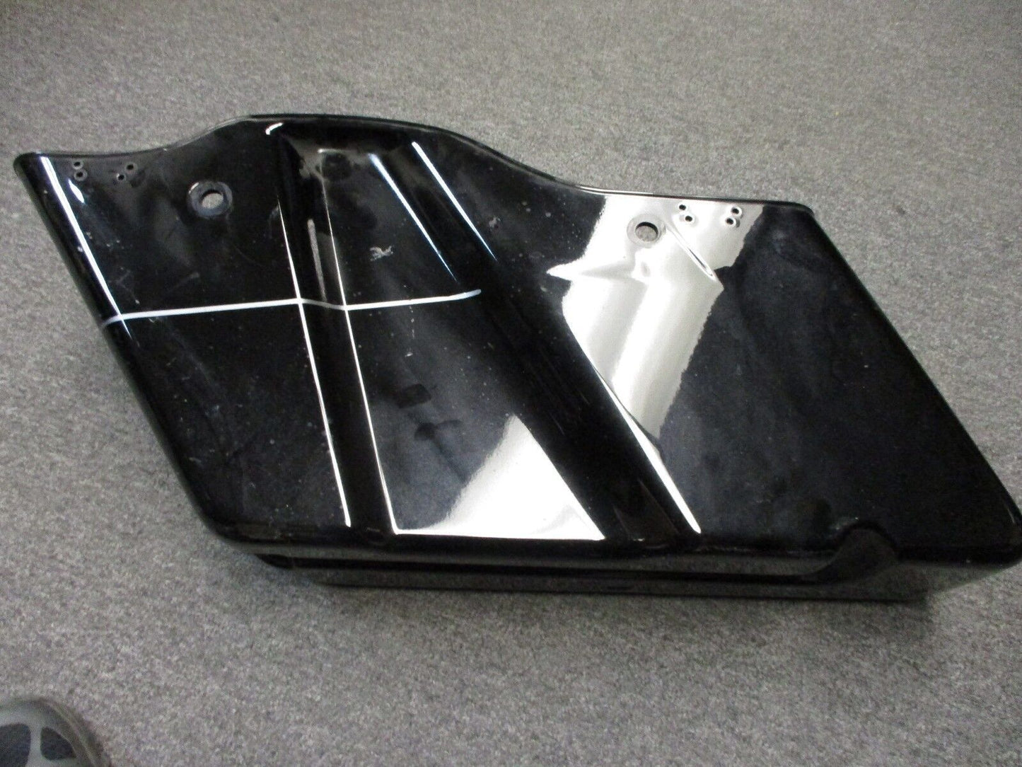 Harley Davidson RH Saddlebag FL Models 14-17  90200412 Vivid Black