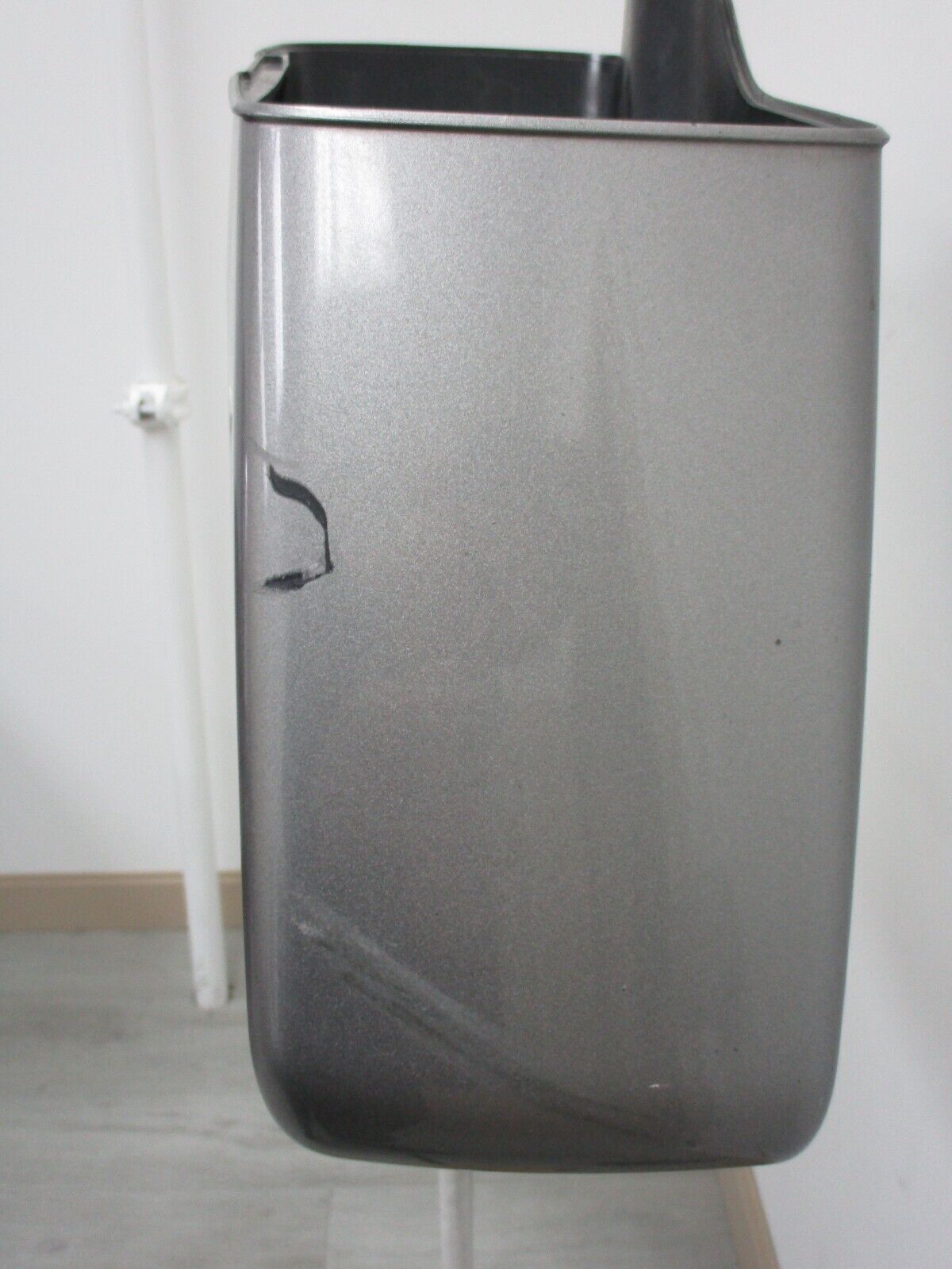 Harley Davidson OEM 14-Later Left Saddlebag 90201061EAA Prime# 90200412