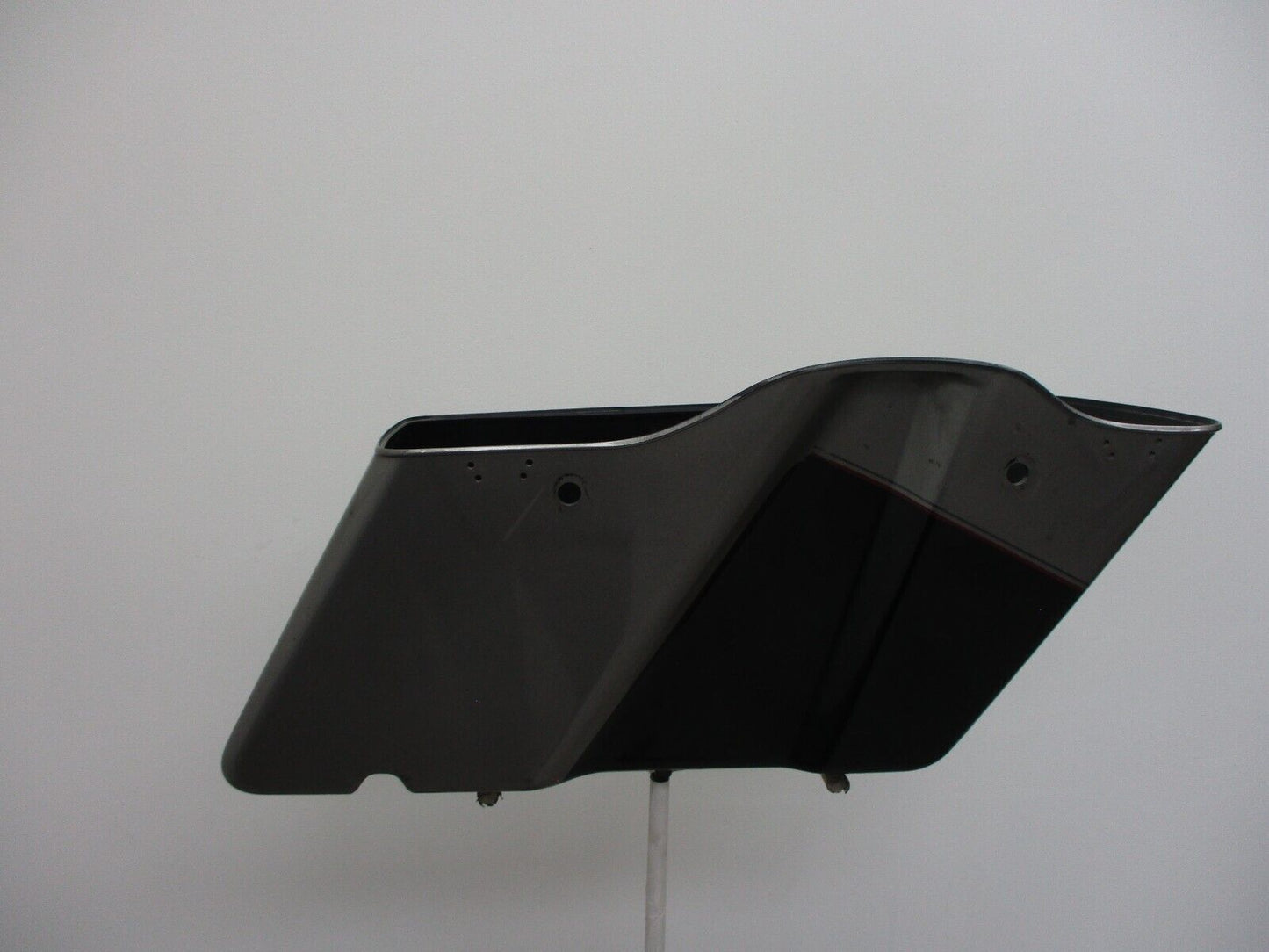 Harley Davidson OEM 14-Later Left Saddlebag 90201061EAA Prime# 90200412