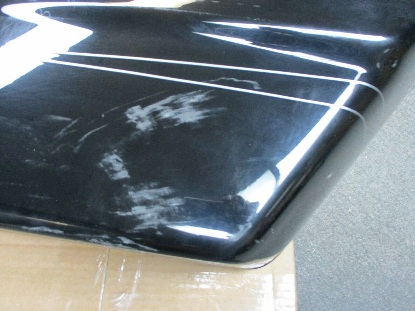 Harley Davidson OEM Right Saddlebag Vivid Black Silver Stripes 90200412 14 Later
