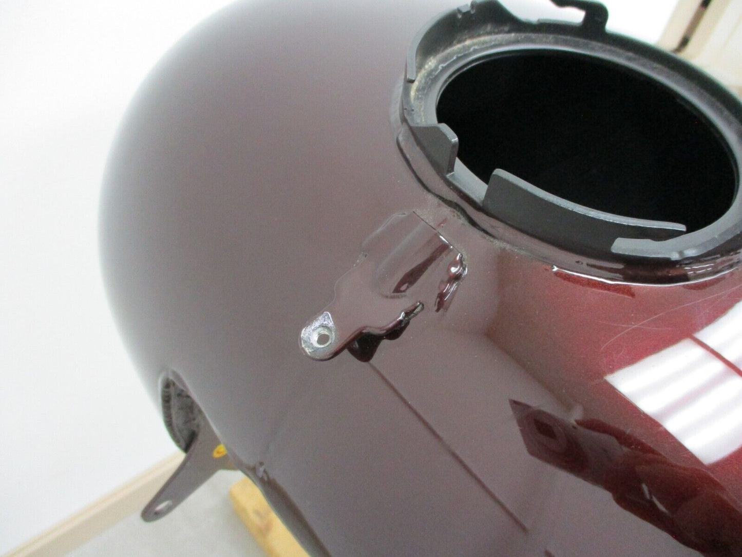 Harley Davidson OEM Fuel Tank Deputy Dawg Cherry Fade Away 61356-08 61000416EGR