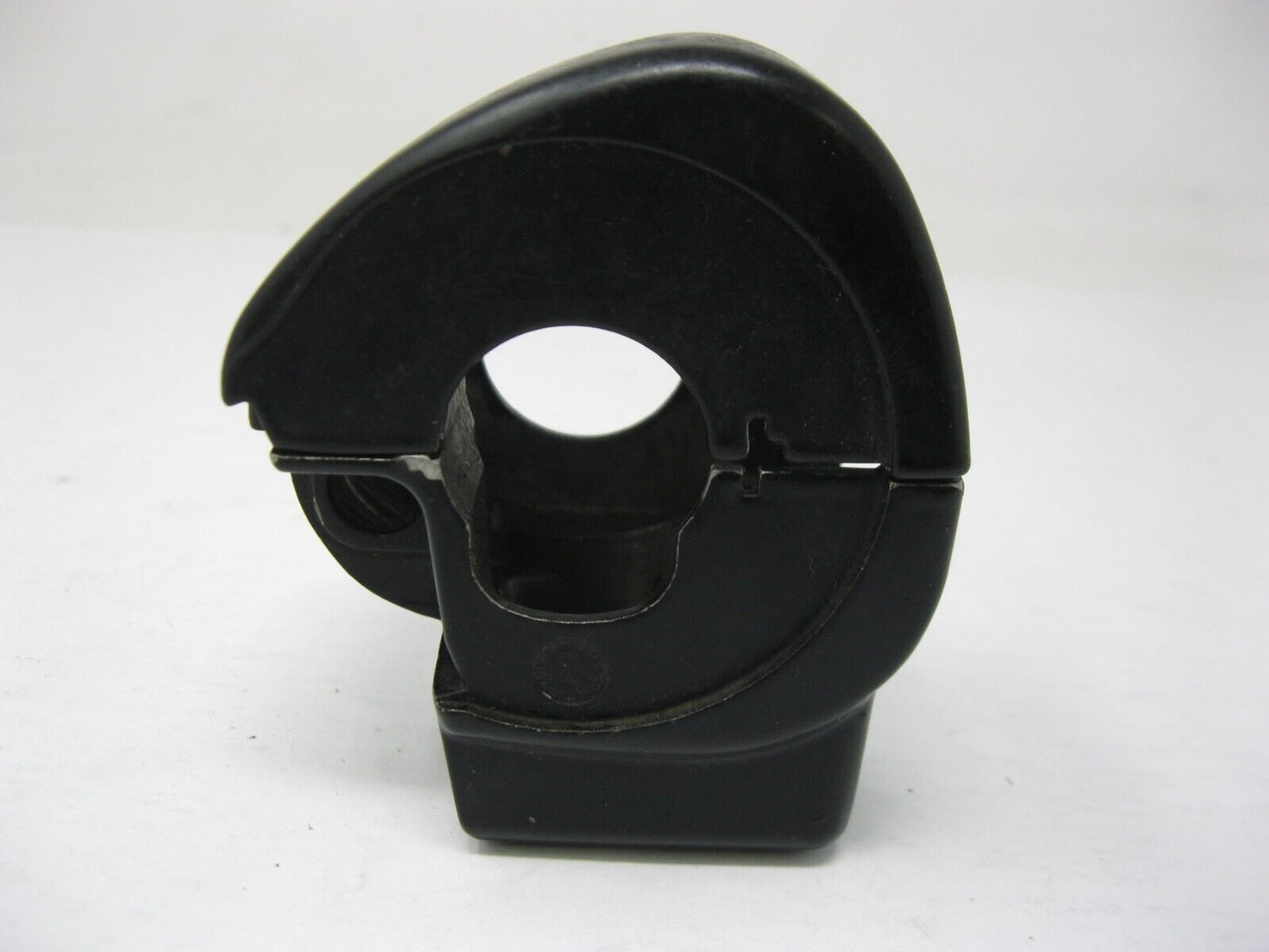 Harley Davidson OEM 08-13 FLH/FLT Touring Right Switch Housing Black 71553-08