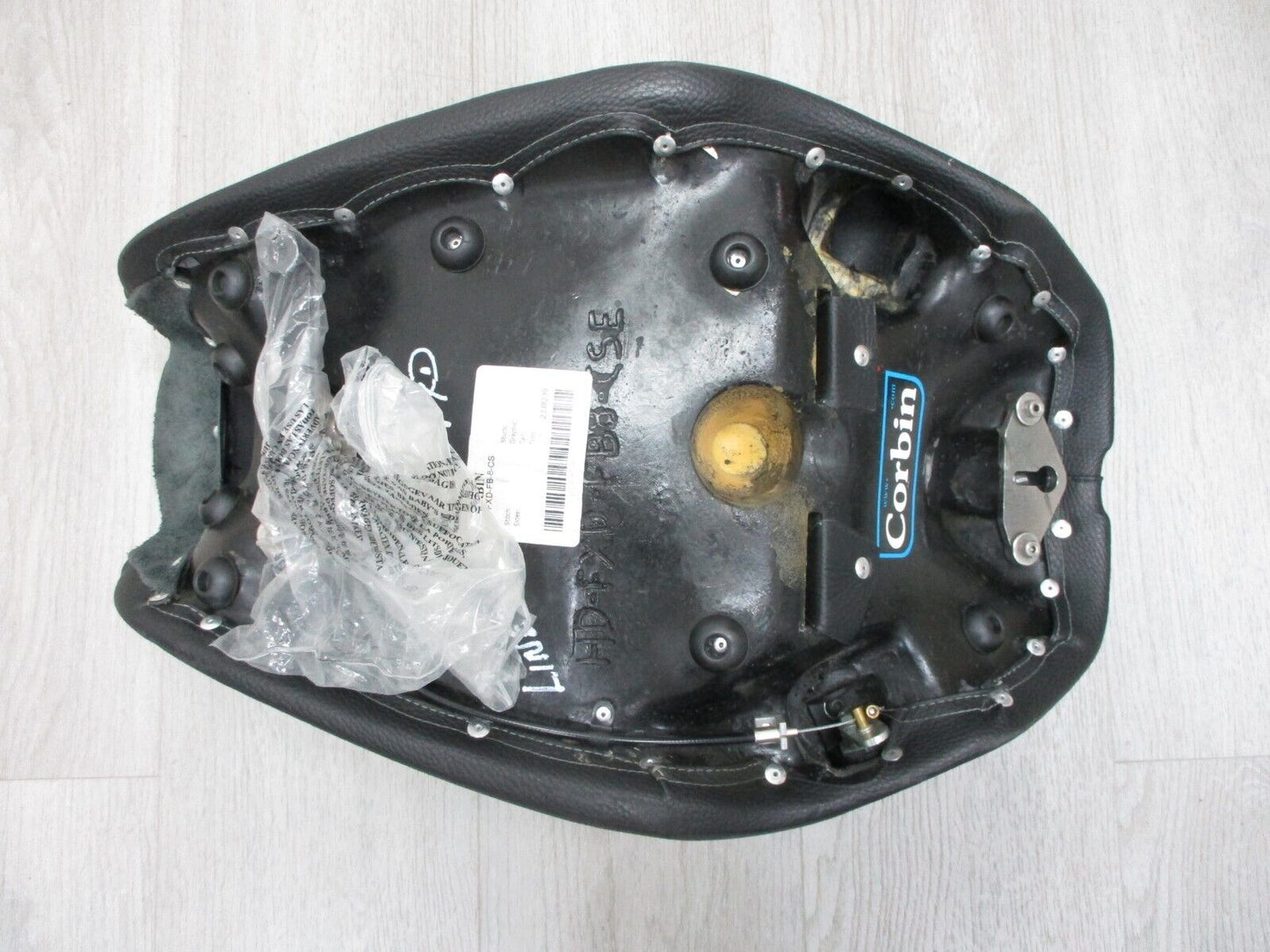 Harley-Davidson Corbin Classic Solo Saddle HD-FXD-FB-8-CS
