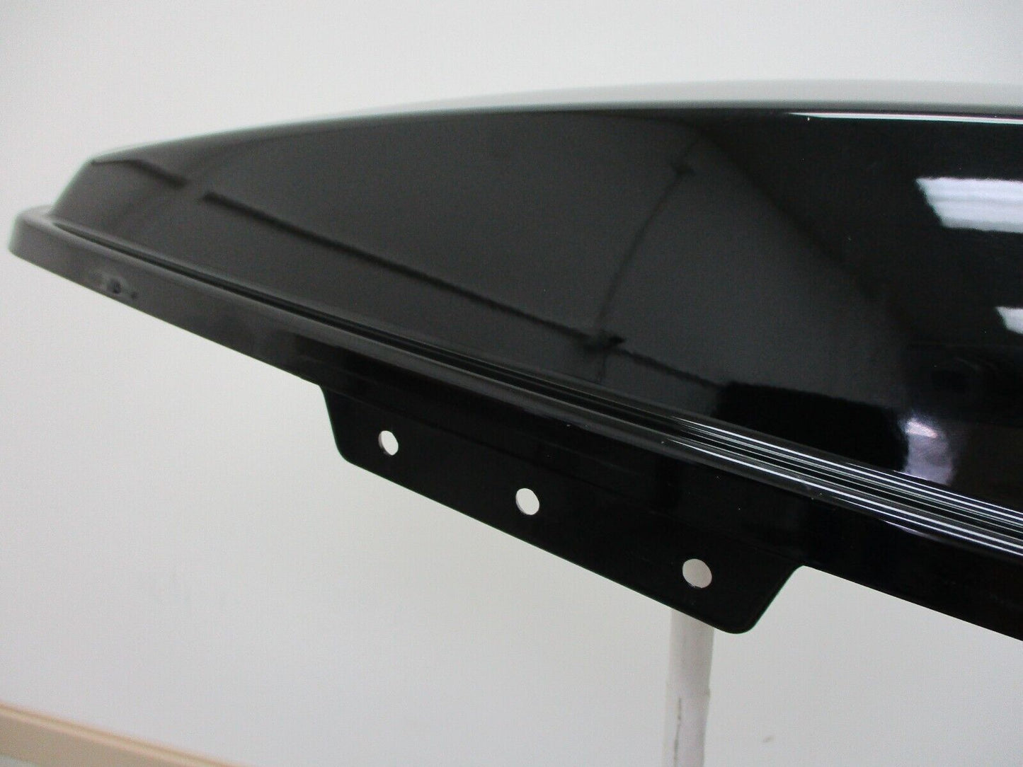 Harley Davidson OEM '14 - Later RH Vivid Black Saddlebag Lid 90200411