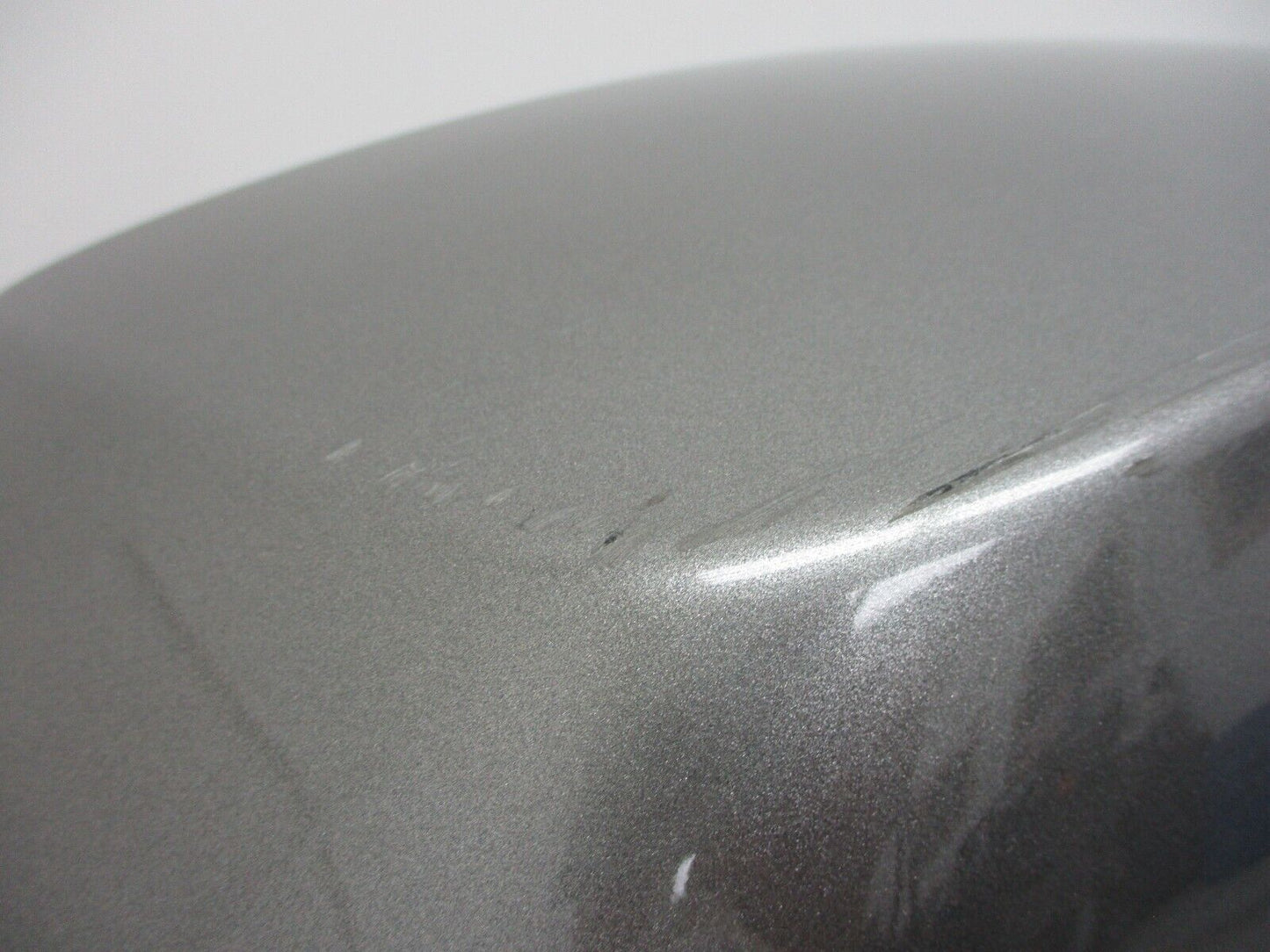 Harley Davidson OEM '14 - Later LH Silver Saddlebag Lid 90200413