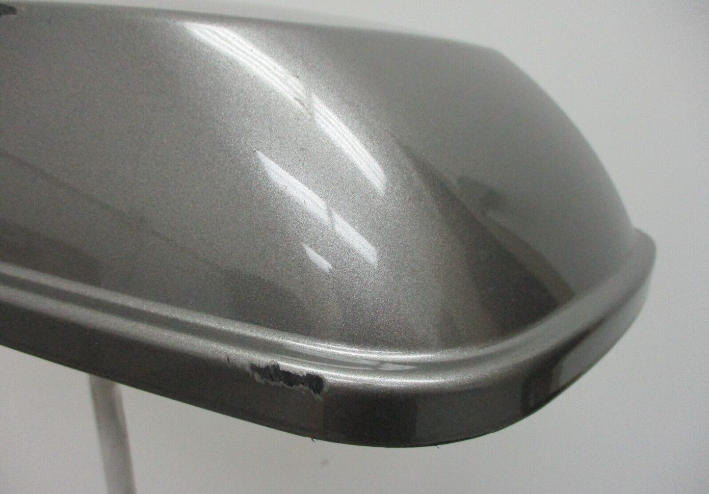 Harley Davidson OEM '14 - Later RH Silver Saddlebag Lid 90200411