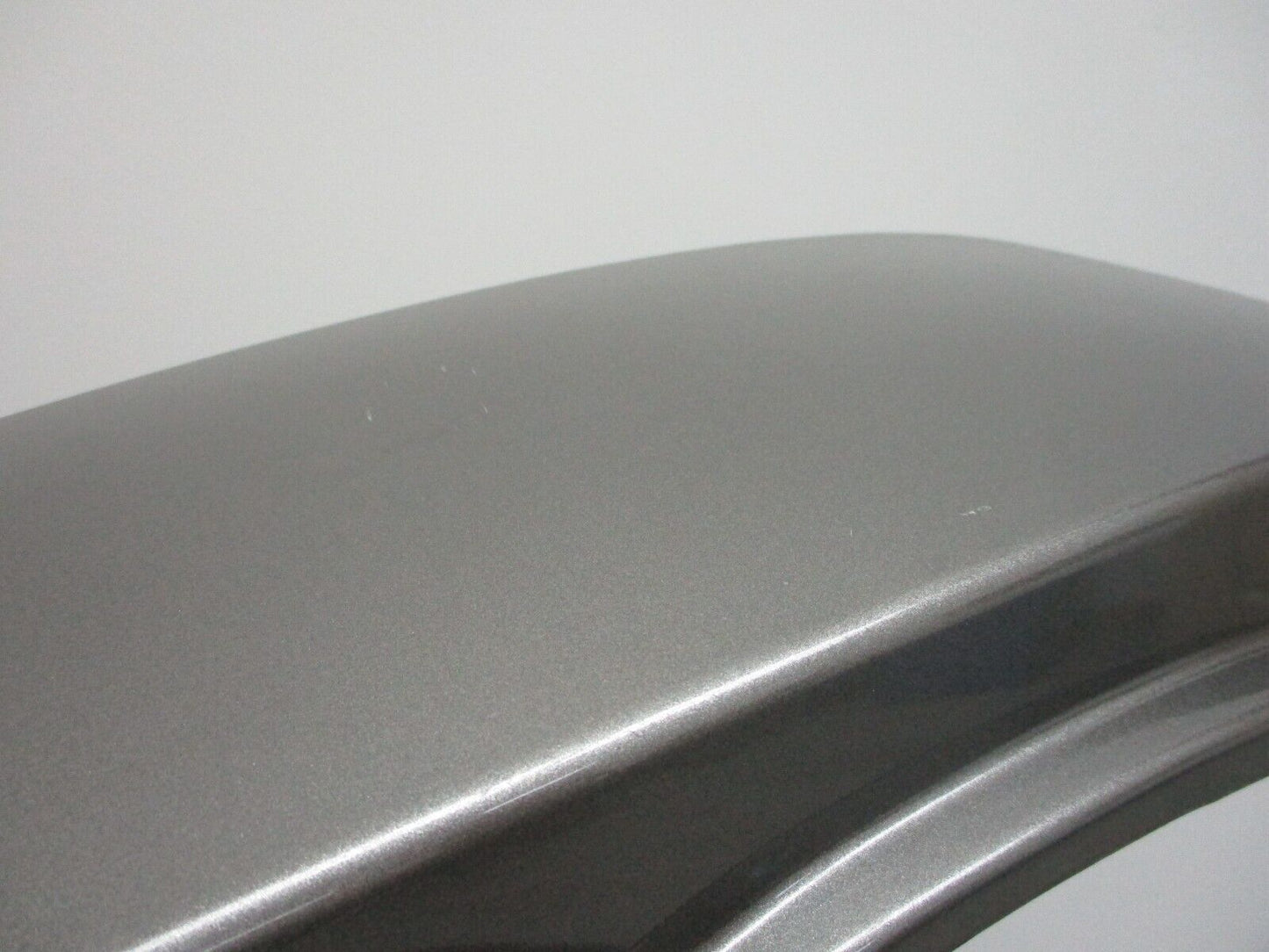 Harley Davidson OEM '14 - Later LH Silver Saddlebag Lid 90200413