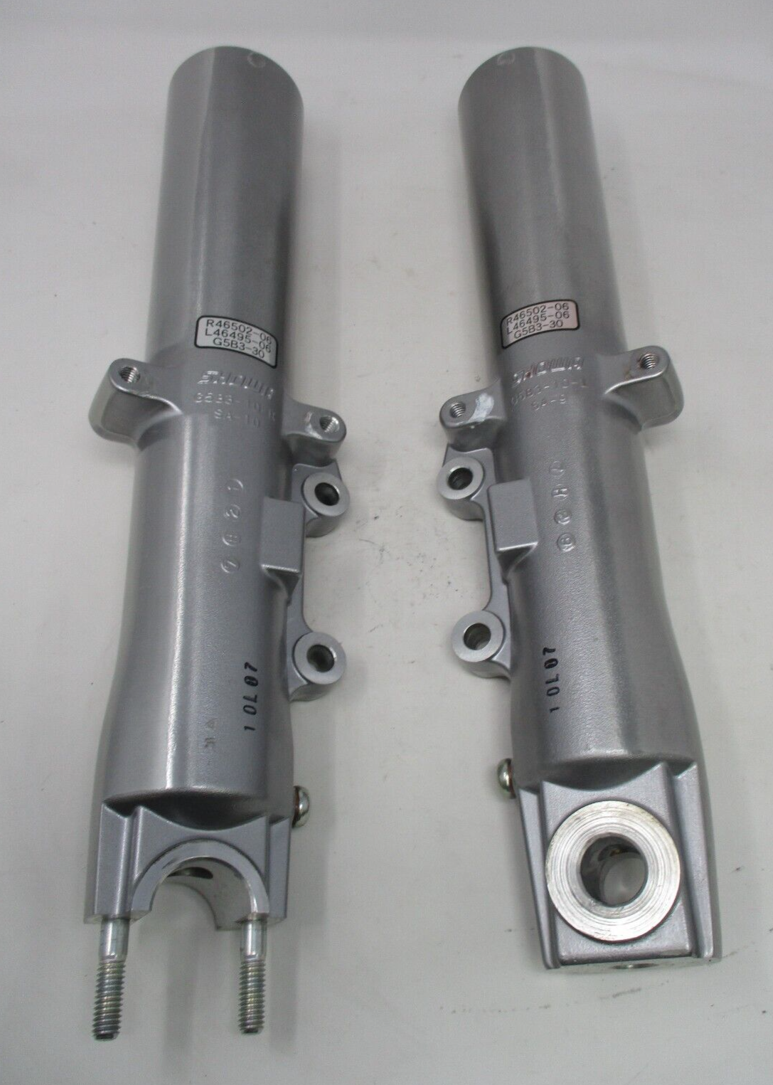 Harley-Davidson Showa 06-07 FLH/FLT Front Fork Lowers 46502-06 & 46495-06