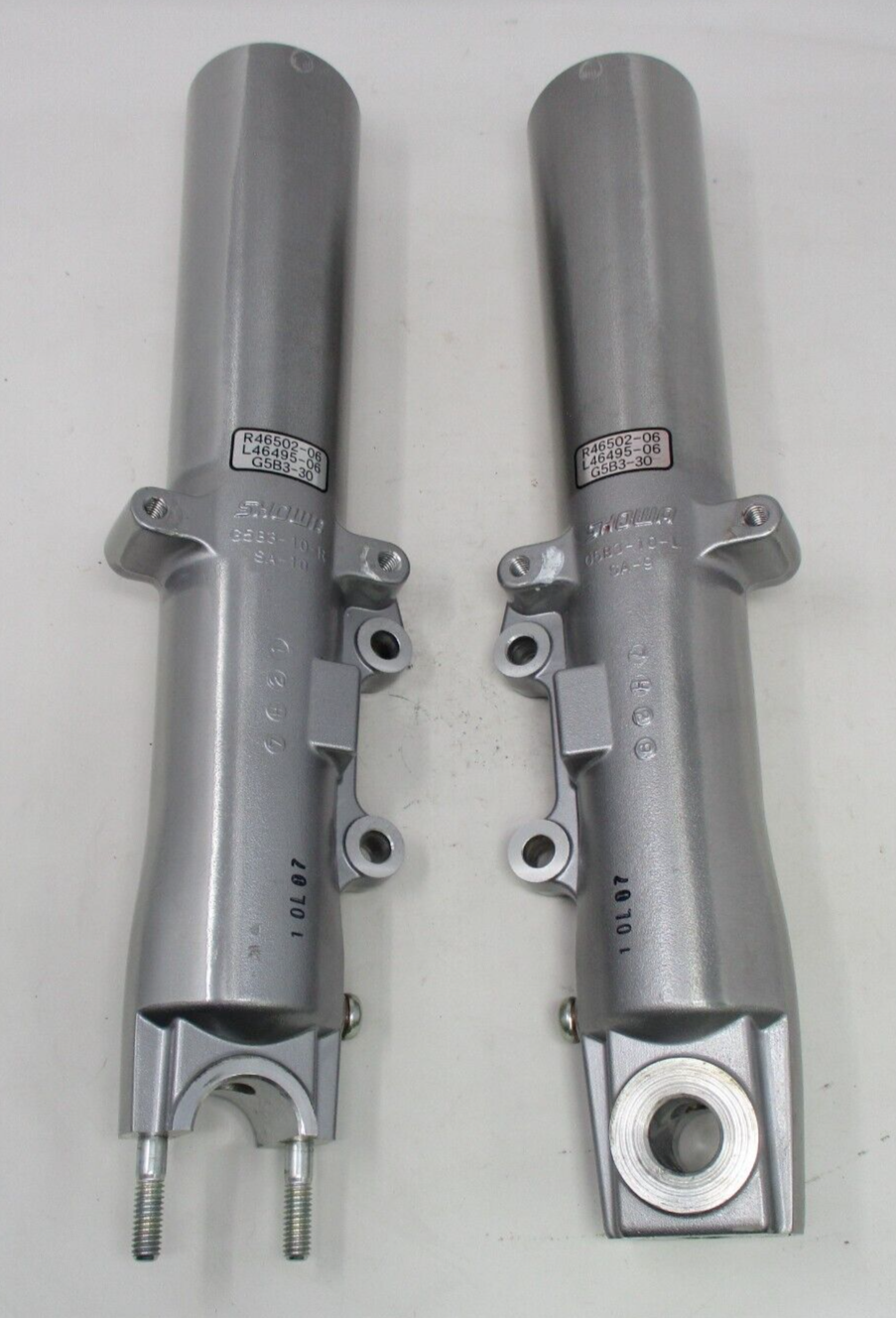 Harley-Davidson Showa 06-07 FLH/FLT Front Fork Lowers 46502-06 & 46495-06