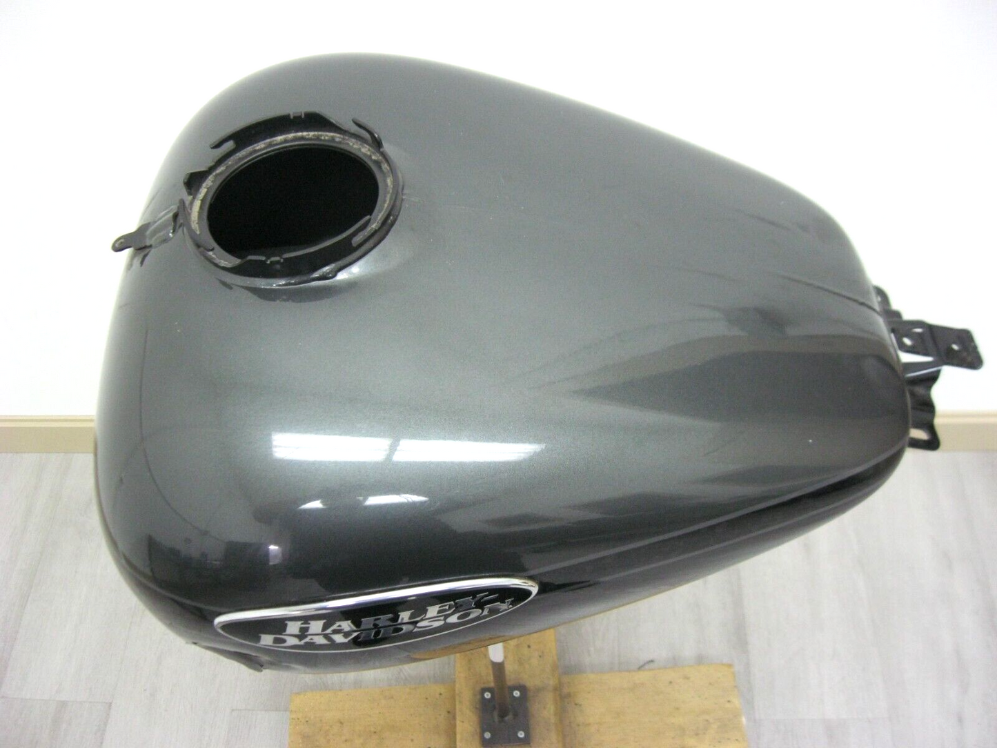 Harley-Davidson OEM 2008 & Later FLTR Fuel Tank  (Prime#)61356-08