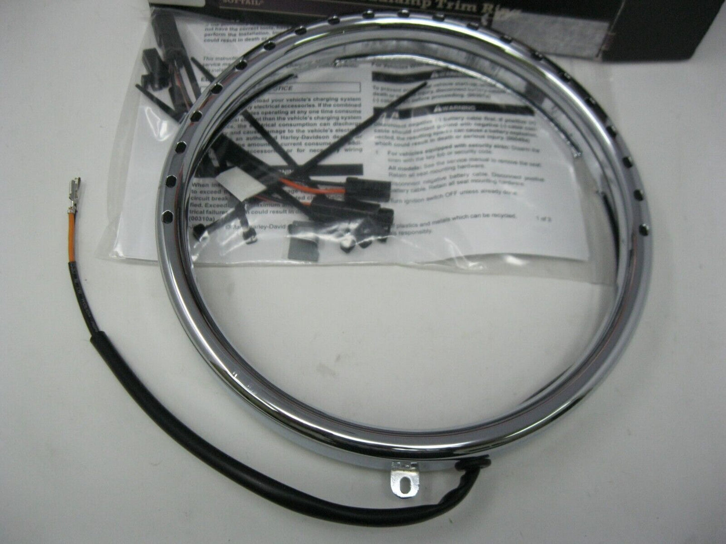 Harley Davidson OEM Electra Glo 7" Headlamp Trim Ring 61400154
