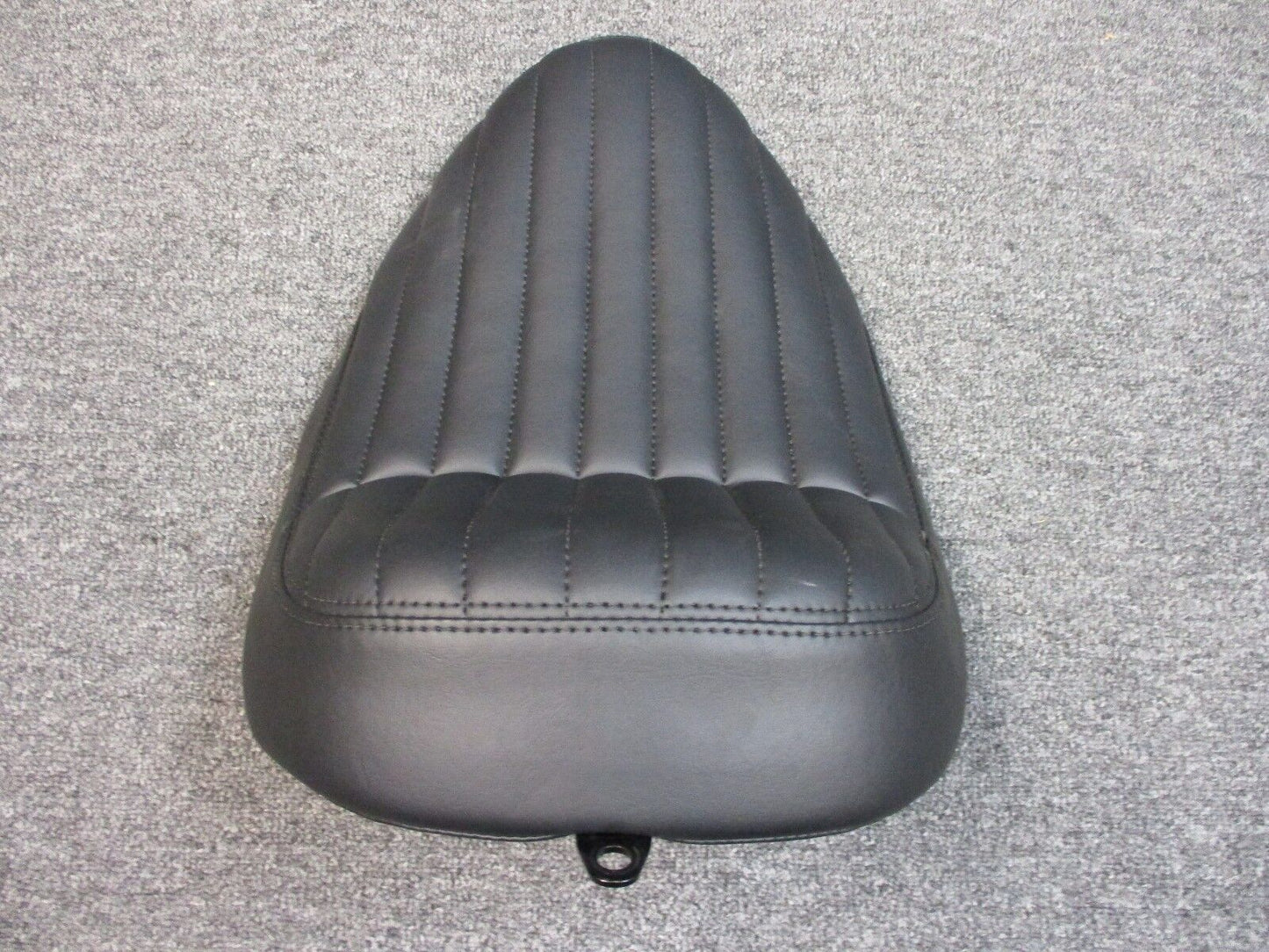 Harley Davidson OEM Softail FXBB Street Bob Solo Riders Seat 52000264 2018