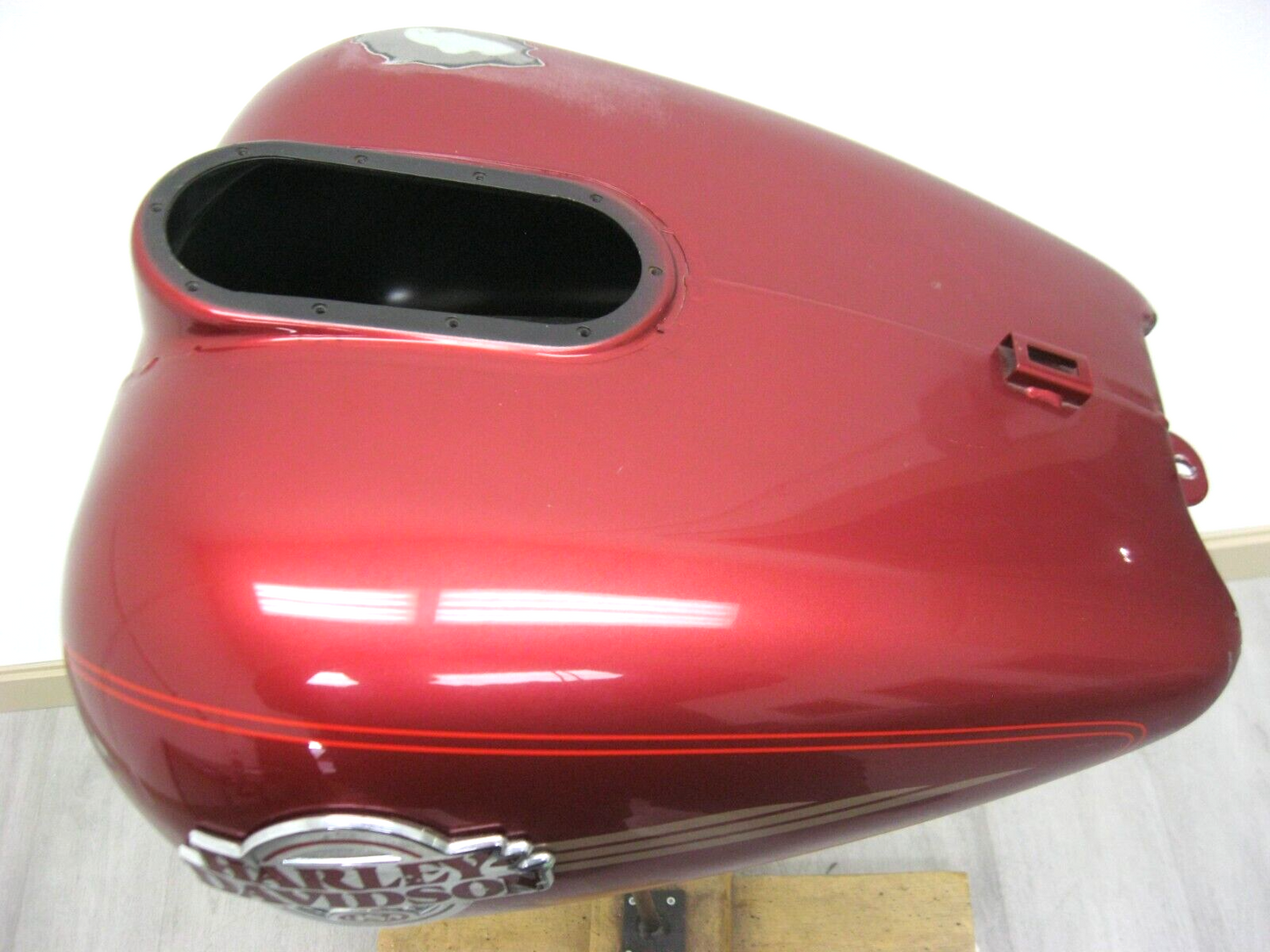 Harley-Davidson OEM 2005 FLHTCUI Sierra Red Fuel Tank 61356-05BJF