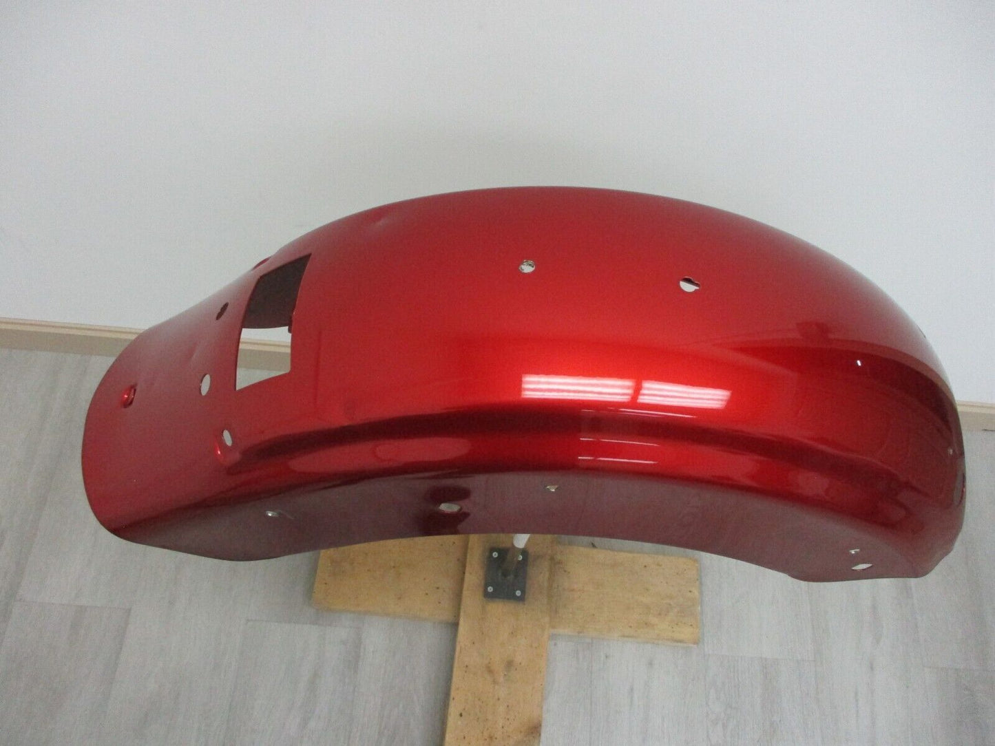 Harley-Davidson OEM Ember Red Sunglo Fender FLTRU 20111024