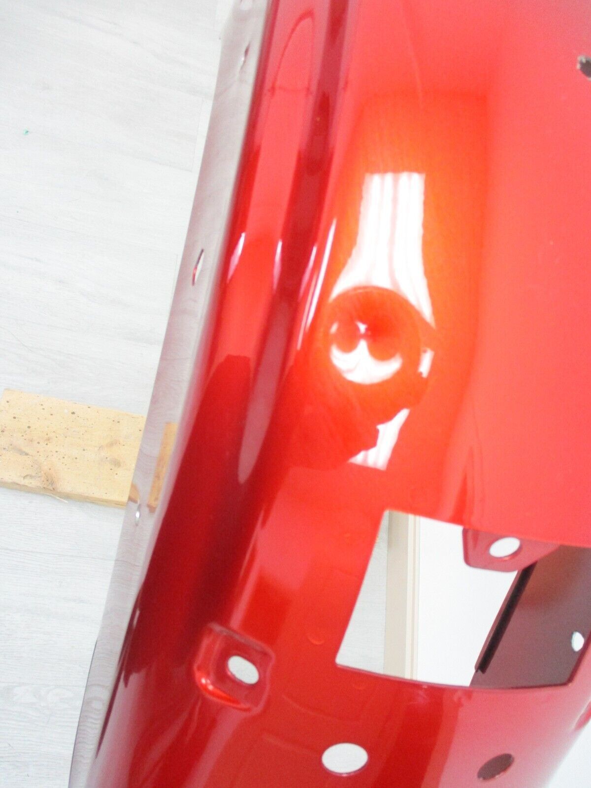 Harley-Davidson OEM Ember Red Sunglo Fender FLTRU 20111024