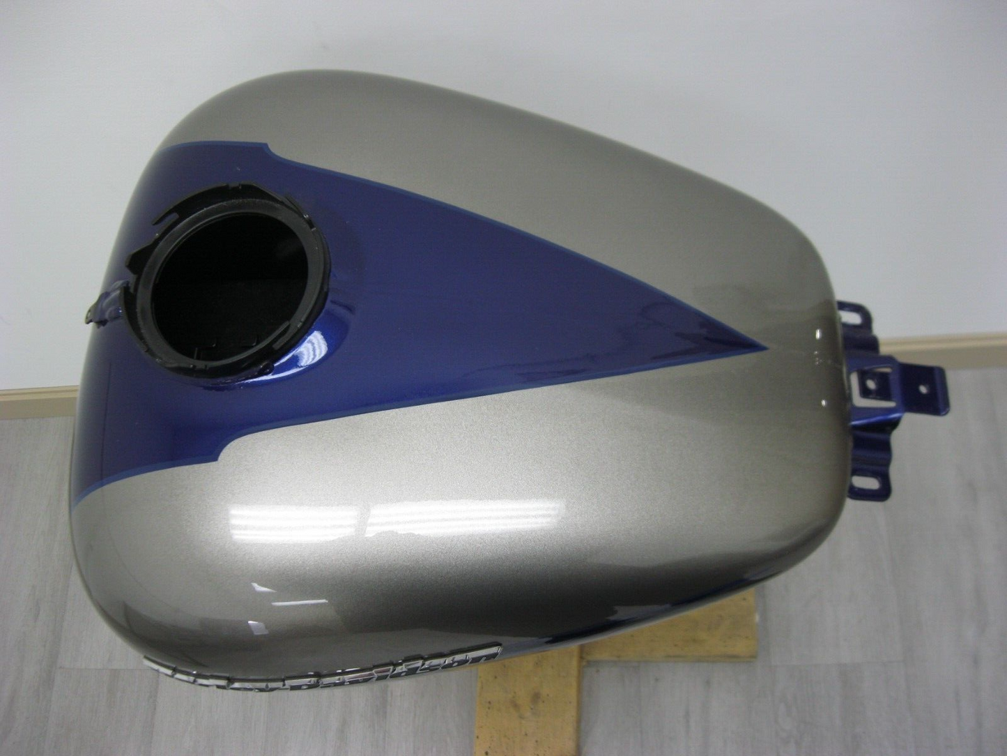 Harley-Davidson OEM 2017 CVO FLHTKSE Fuel Tank 61000296EDI