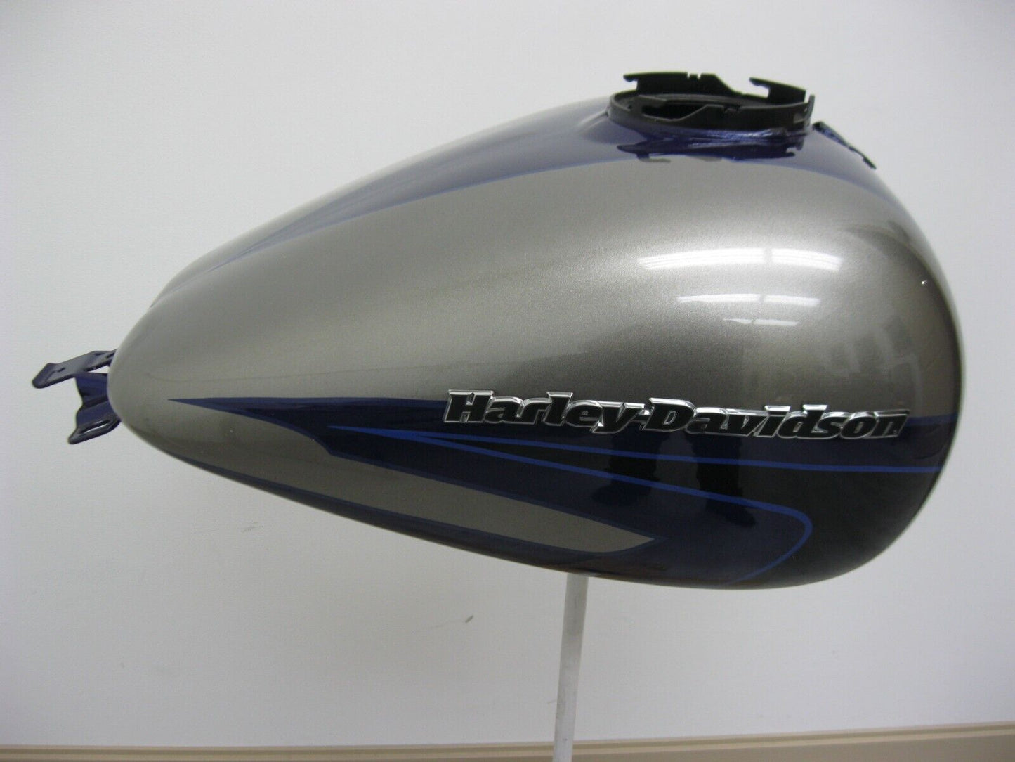Harley-Davidson OEM 2017 CVO FLHTKSE Fuel Tank 61000296EDI
