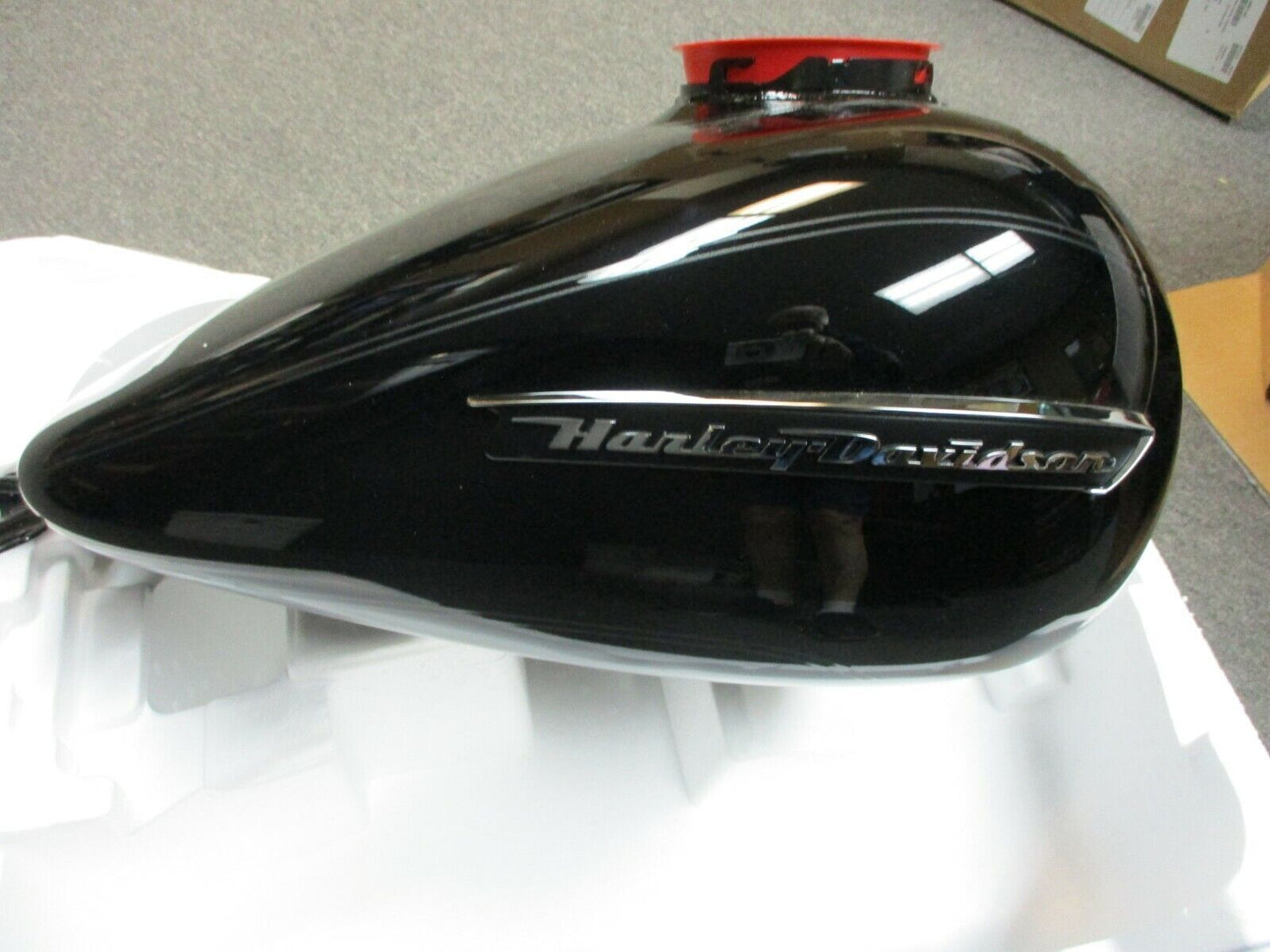 Harley Davidson OEM FLTRU Vivid Black Fuel Tank 61000229EDR