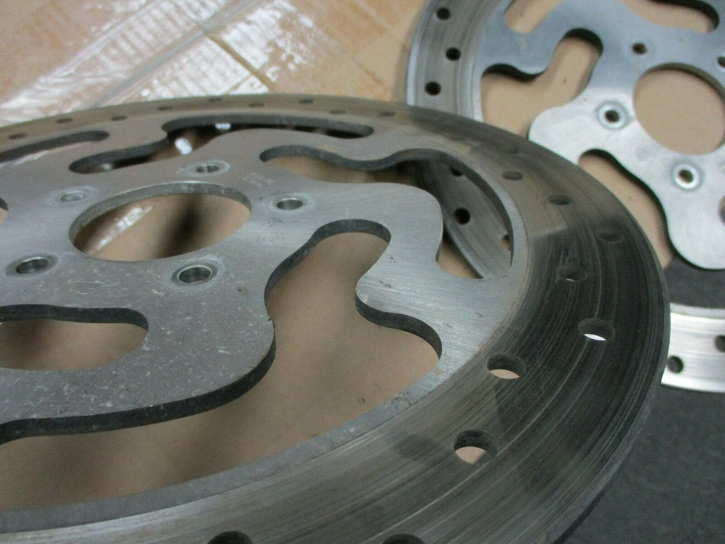 Harley Davidson OEM FLHR 14-21 Front Left & Right Brake Disc 41809-08A 41808-08