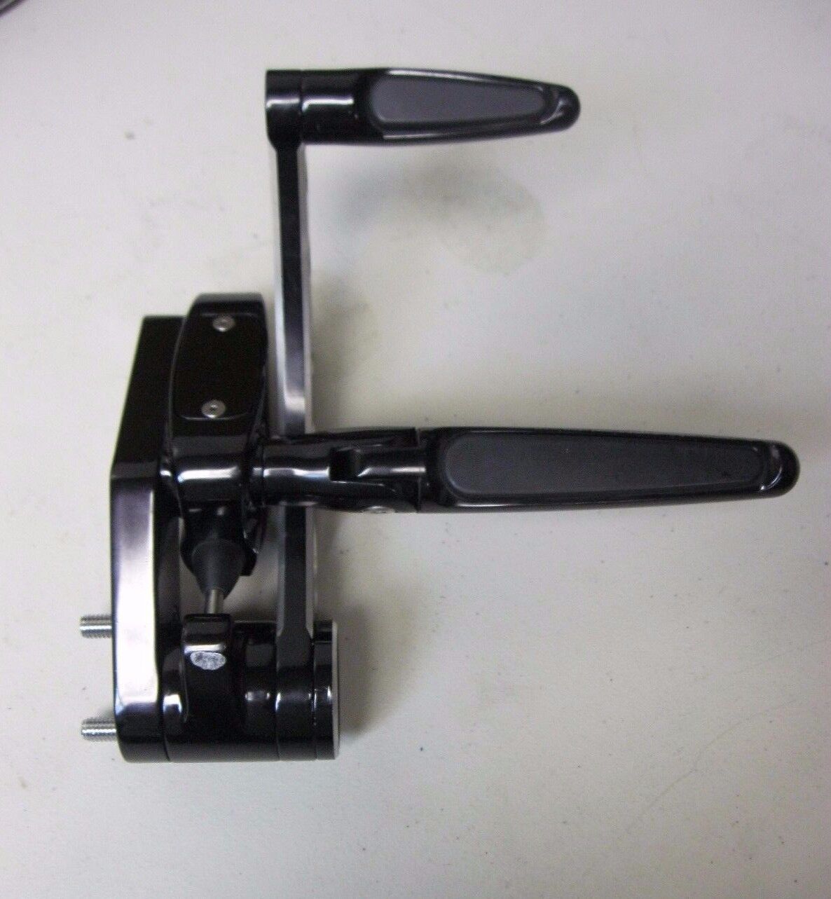HHI DYNA FORWARD CONTROLS BLACK CONTRAST ELITE WITH HOLE CUT OUTS FOLDING RUBBER
