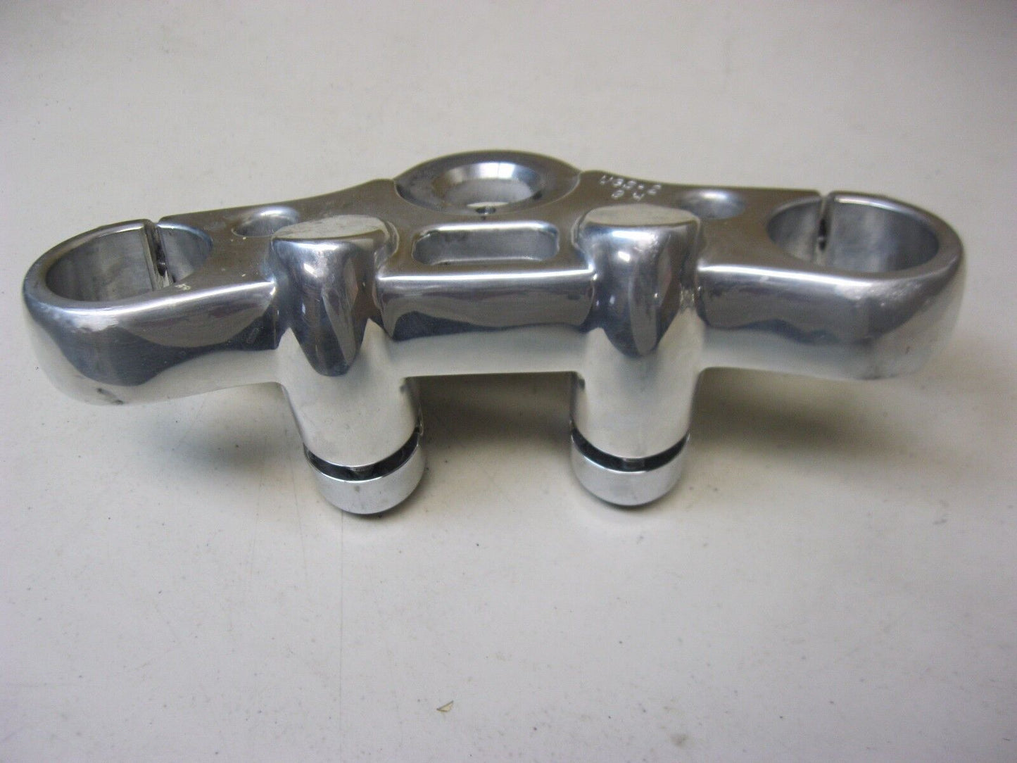 HARLEY DAVIDSON UPPER FORK BRACKET TOP TRIPLE TREE 46857-08