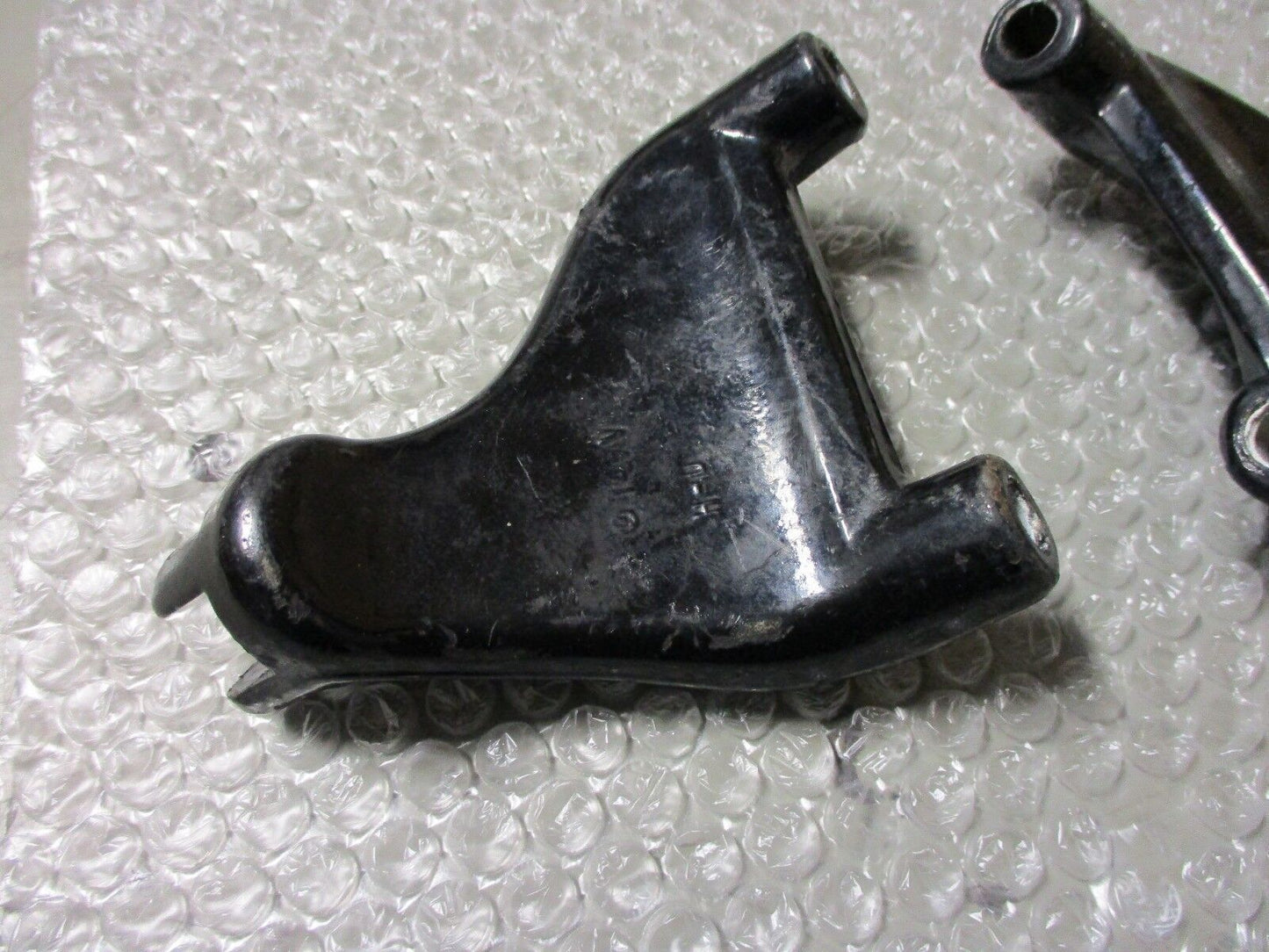 HARLEY-DAVIDSON 04- 14 BLACK XL PASSENGER FOOTREST BRACKETS 49314-04 & 49315-04