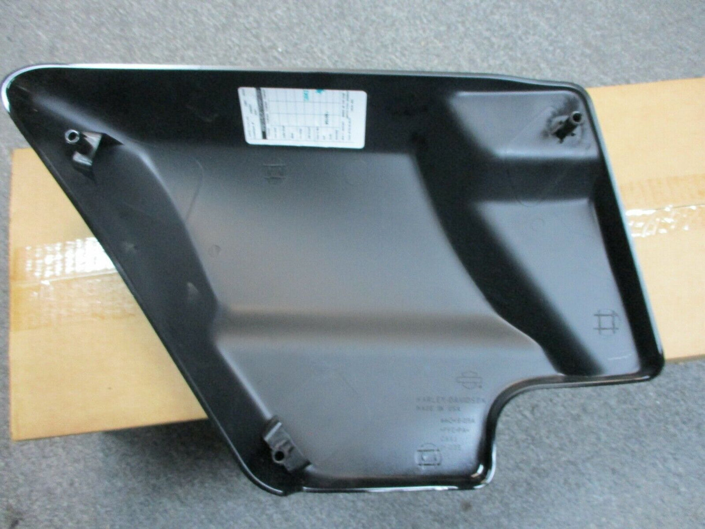 Harley Davidson OEM FLHX/FLTR Vivid Black Right Side Cover 2 Silver Pin Stripes
