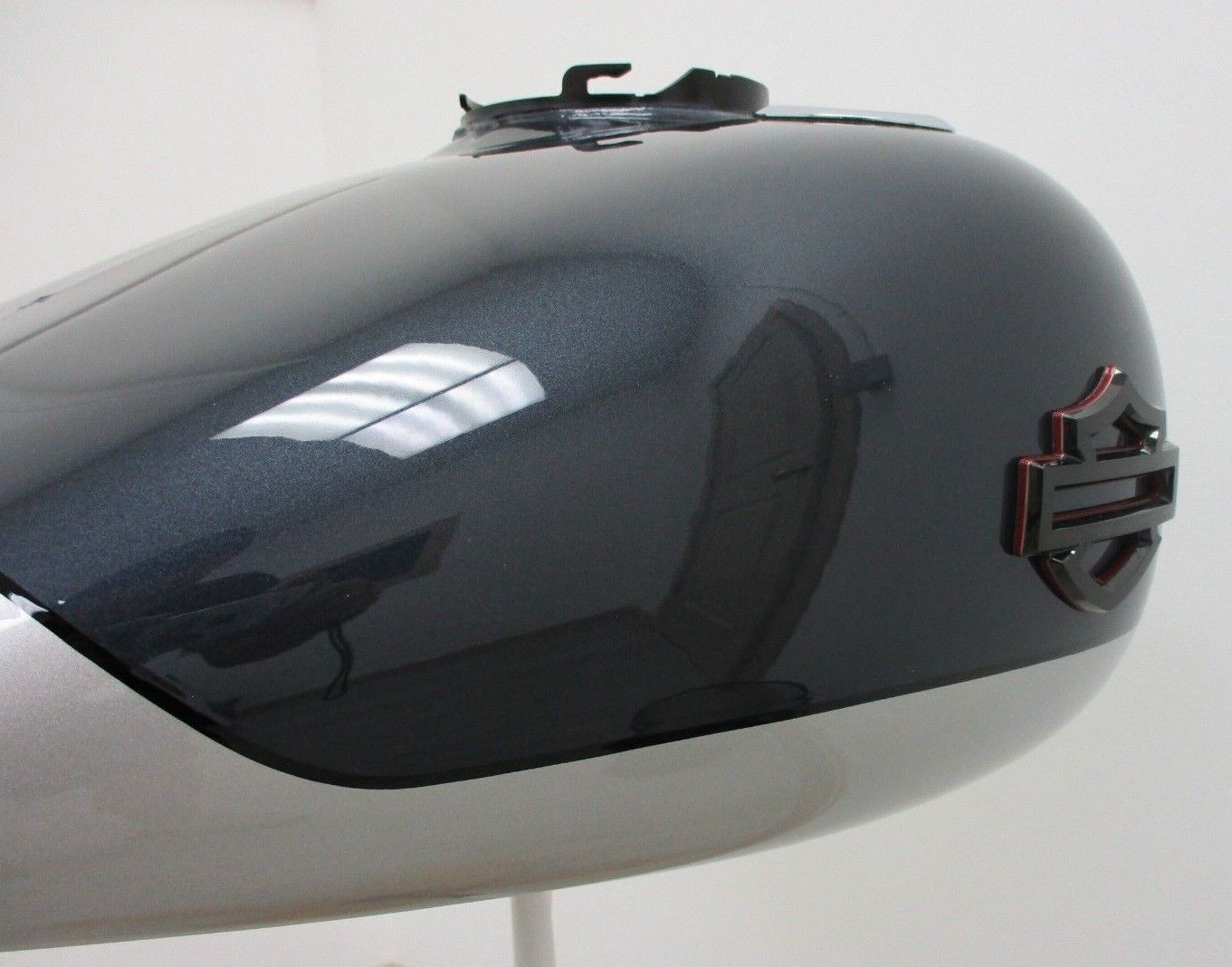 Harley Davidson OEM '19 FLXHSE CVO Fuel Tank, Charred Steel/Silver, 61000524EJB
