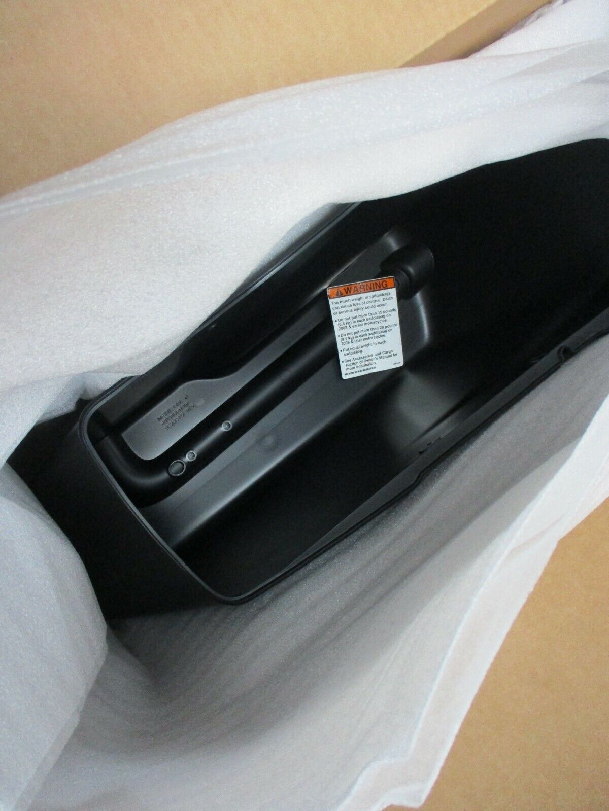 Harley Davidson OEM FLHP/FLHR/FLTR/FLHX Right Saddlebag Prime 90200412